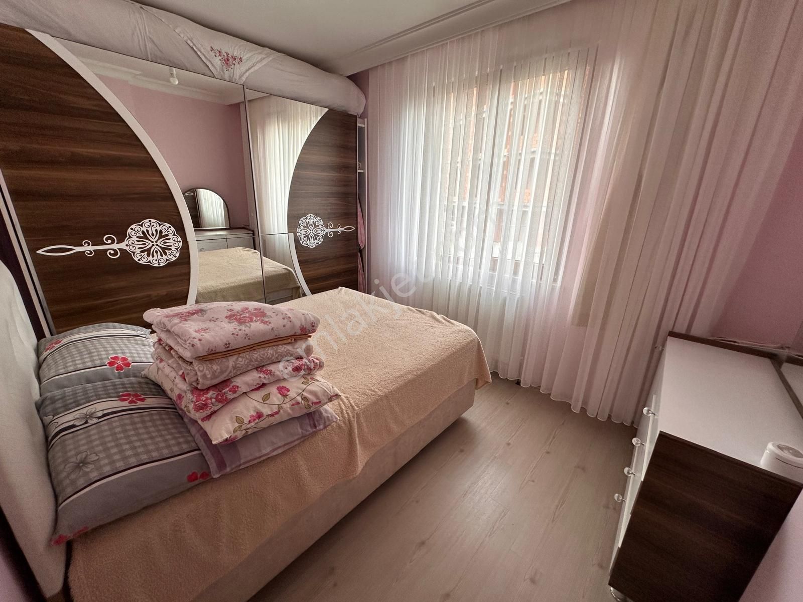 Çekmeköy Kirazlıdere Mah. 2+1,85m2,iskanlı Ara Kat Daire - Görsel 12