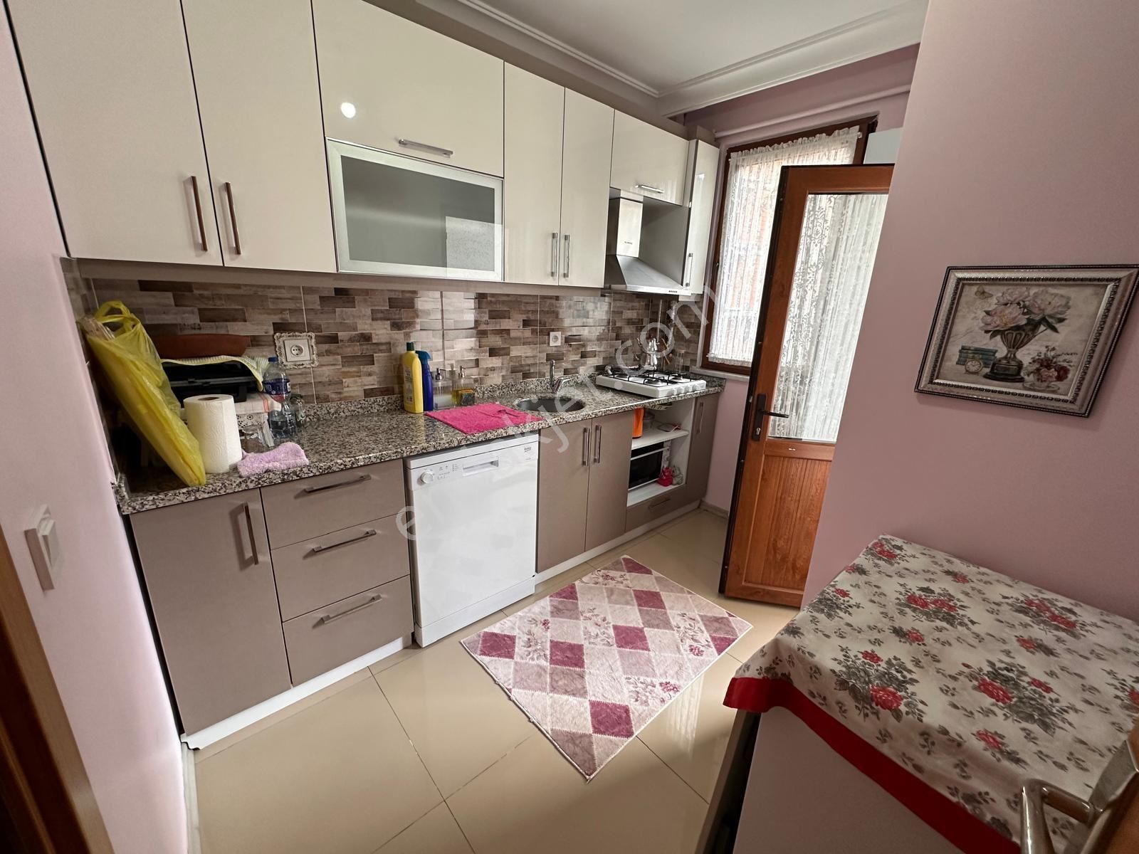 Çekmeköy Kirazlıdere Mah. 2+1,85m2,iskanlı Ara Kat Daire - Görsel 7