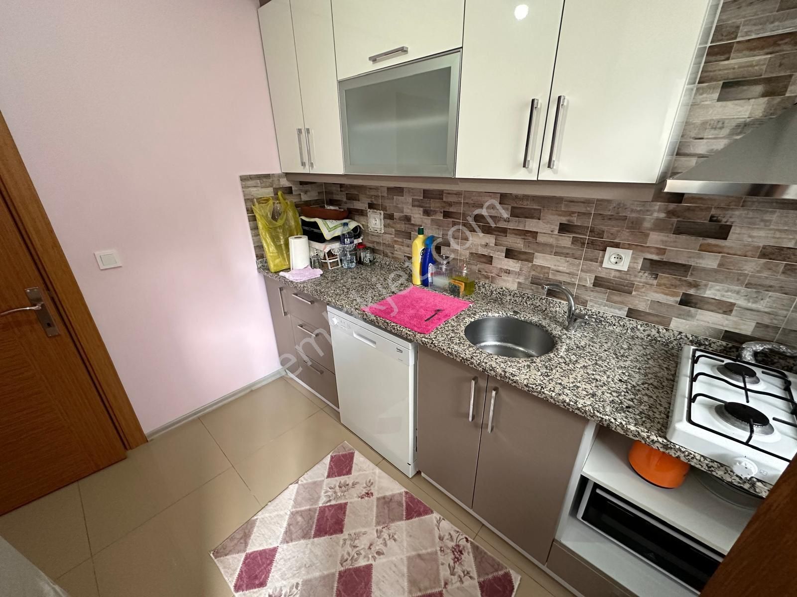 Çekmeköy Kirazlıdere Mah. 2+1,85m2,iskanlı Ara Kat Daire - Görsel 8