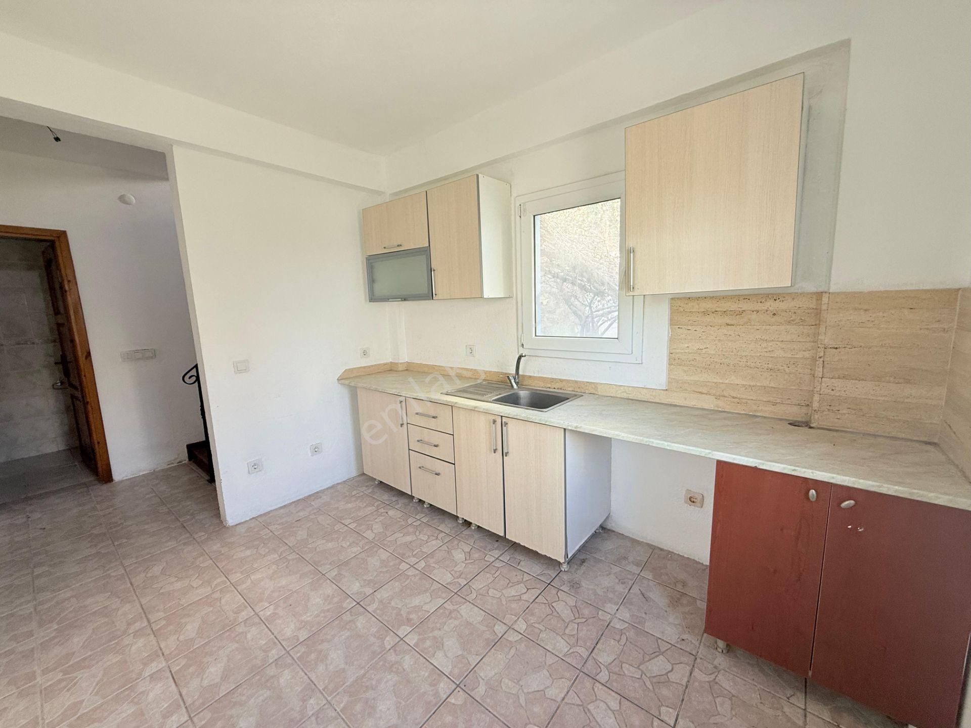 Koyunbaba Migros Arkası Eşyasız Müstakil Kiralık 2+1 Villa - Görsel 13