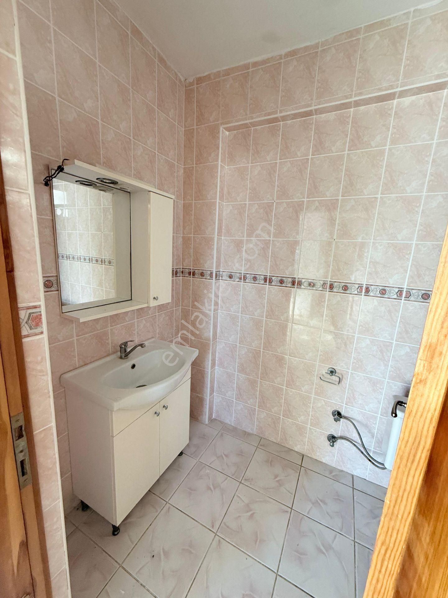 Koyunbaba Migros Arkası Eşyasız Müstakil Kiralık 2+1 Villa - Görsel 14