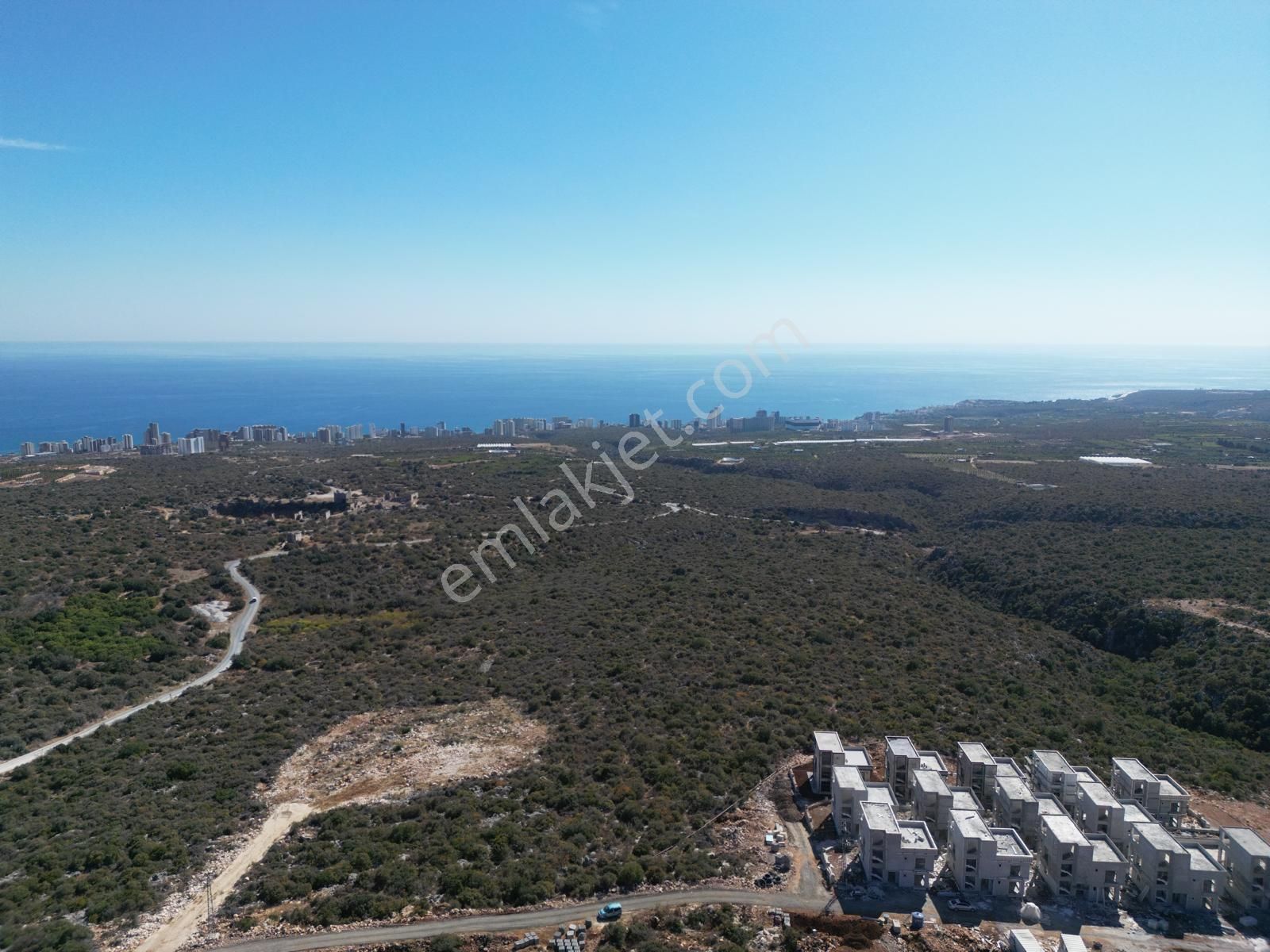 Kumkuyu Merkezde Full Deniz Manzaralı Satılık Villa Parseli - Görsel 6