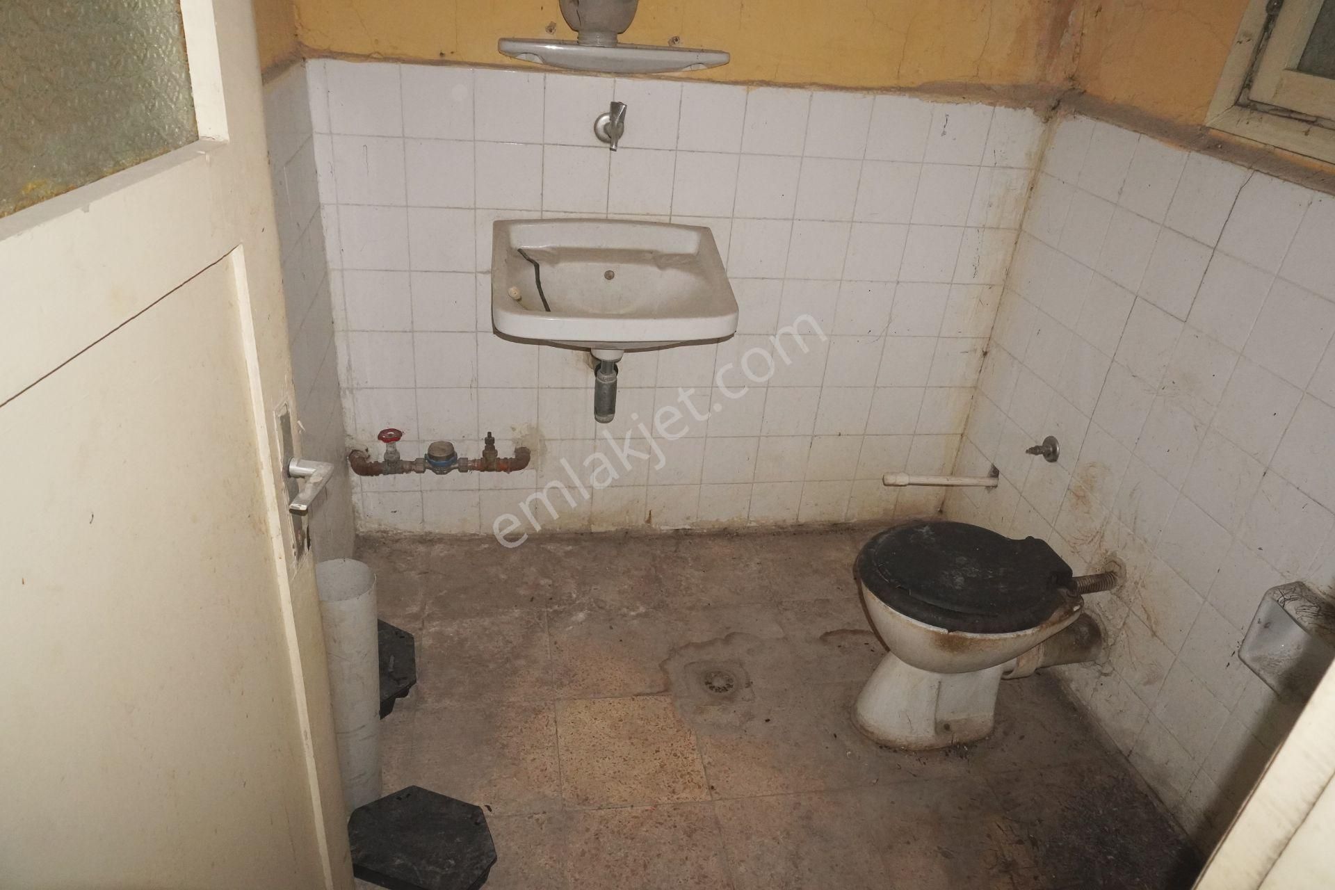 Egekentte Fiyat Düştü Kiralık Dükkan 90 M2 Çiğli Serkan Dan - Görsel 4