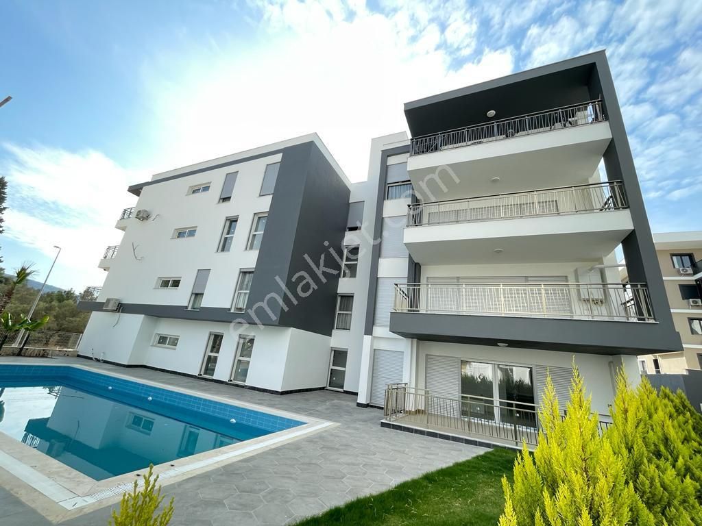 Kuşadası'nda Kapalı Mutfaklı 169m2 Giyinme Odalı Satılık Lüks Daire - Görsel 6