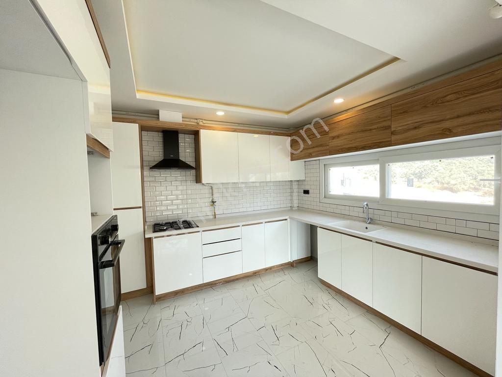 Kuşadası'nda Kapalı Mutfaklı 169m2 Giyinme Odalı Satılık Lüks Daire - Görsel 17