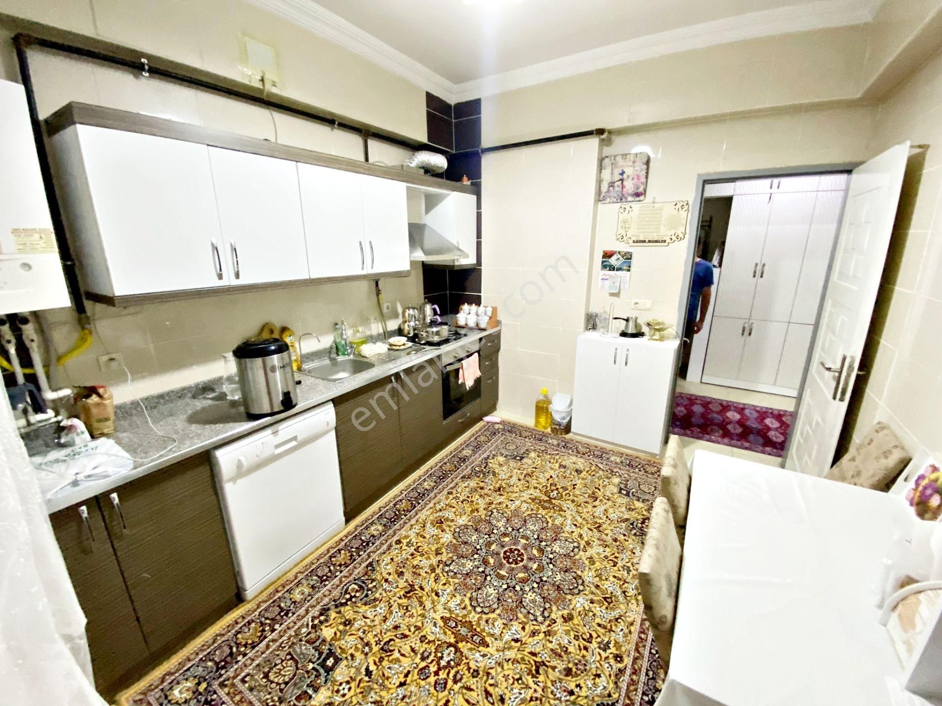 Merveşehir'de Uygun Arakat 3+1! Önü Açık Ferah Cephe Çift Balkon - Görsel 2