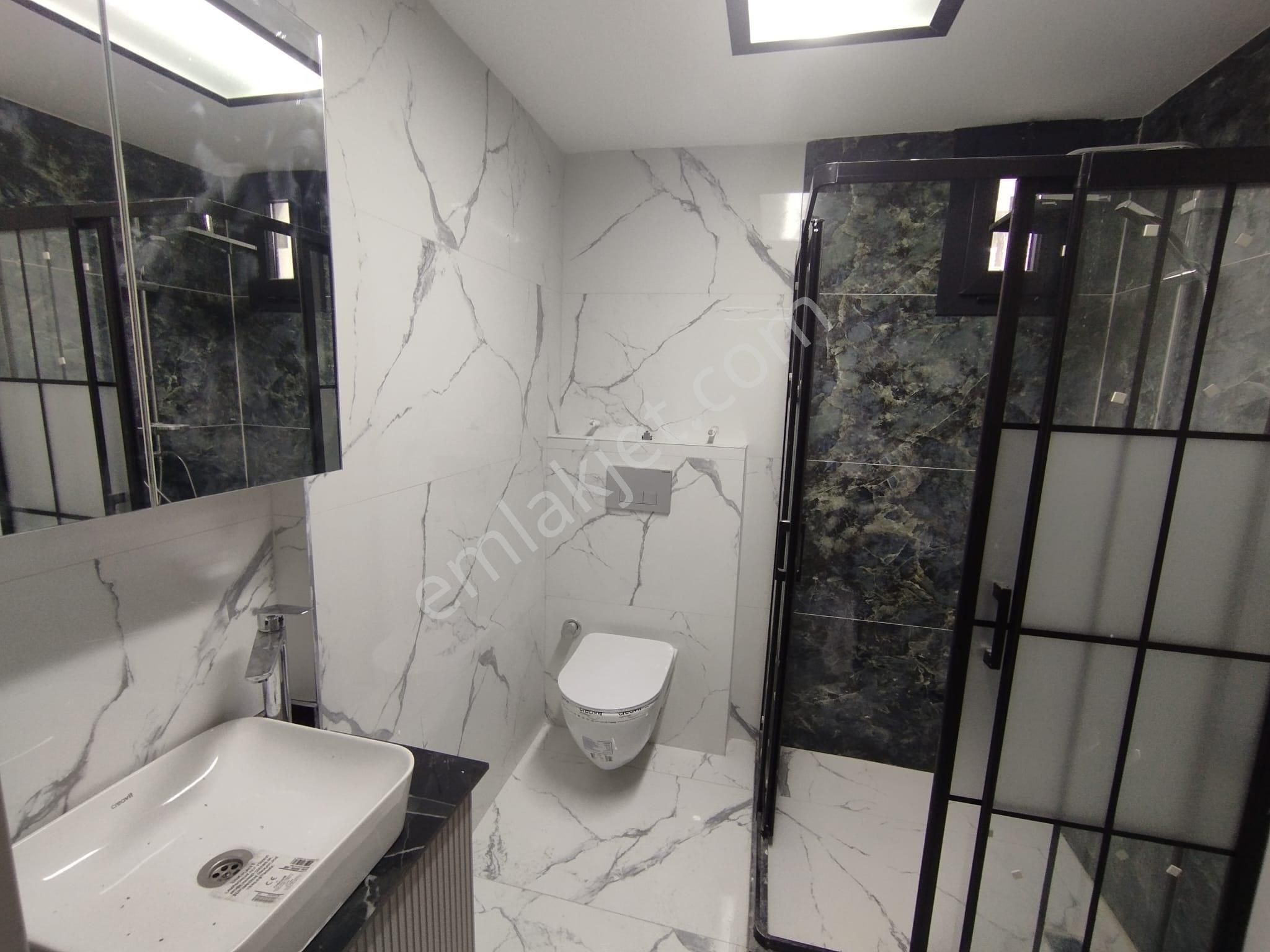 Cadde Üzerinde Kapalı Otoparklı 2+1 Sıfır Lüks Daire - Görsel 17