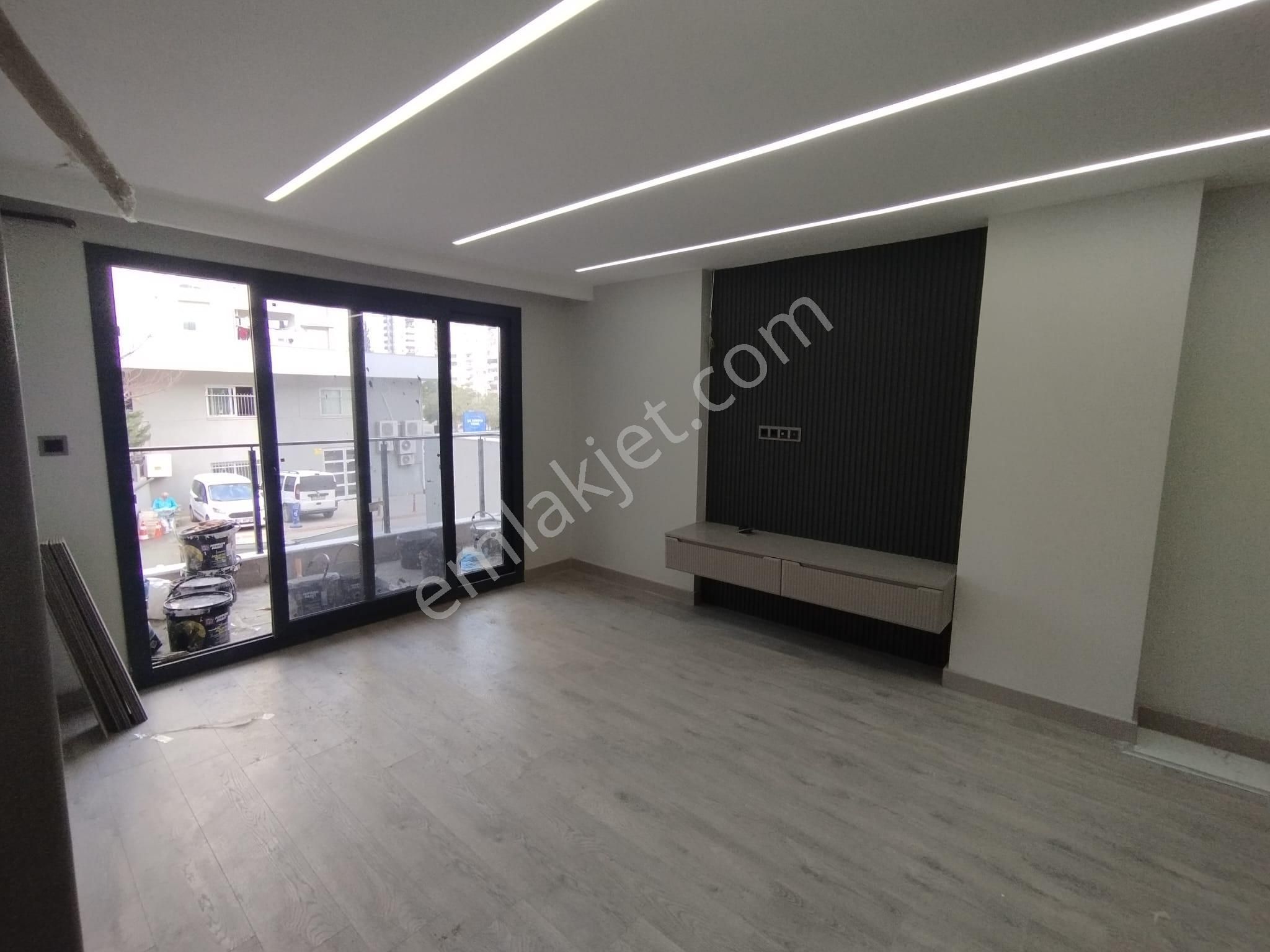 Cadde Üzerinde Kapalı Otoparklı 2+1 Sıfır Lüks Daire - Görsel 9