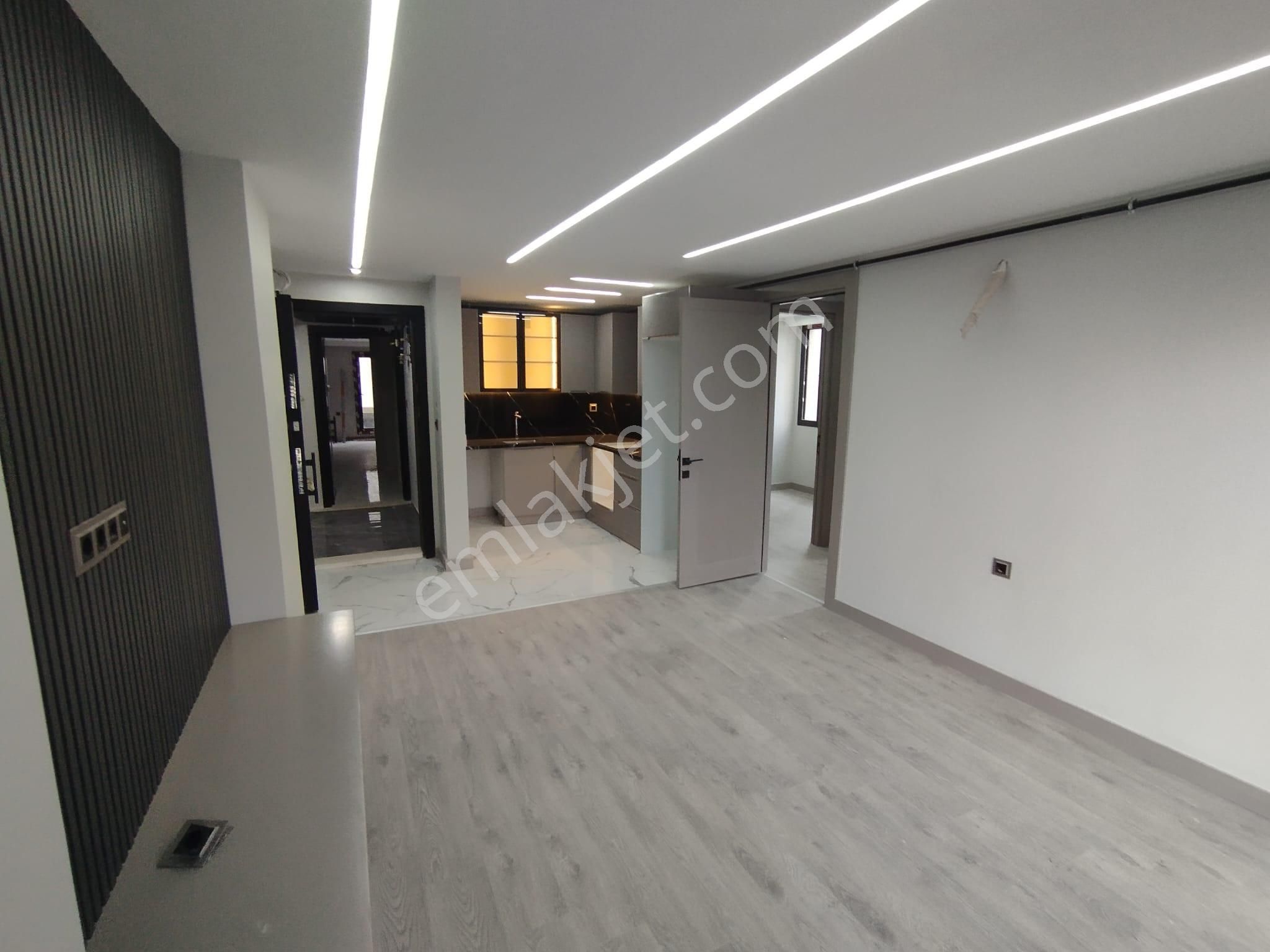 Cadde Üzerinde Kapalı Otoparklı 2+1 Sıfır Lüks Daire - Görsel 14