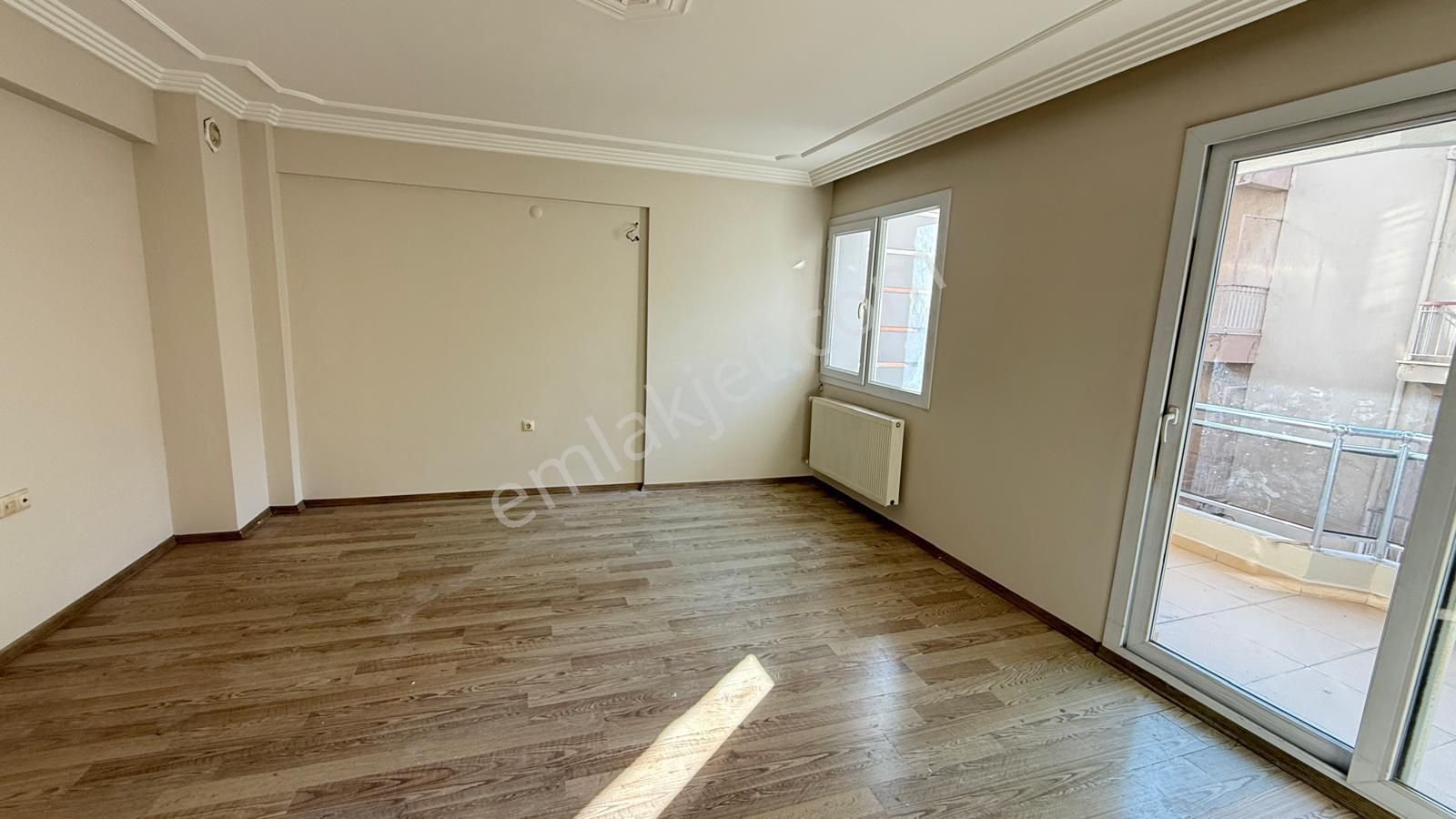 Karşıyaka Şemikler İzban Yakını 3+1 Genç Bina!da Satılık Daire