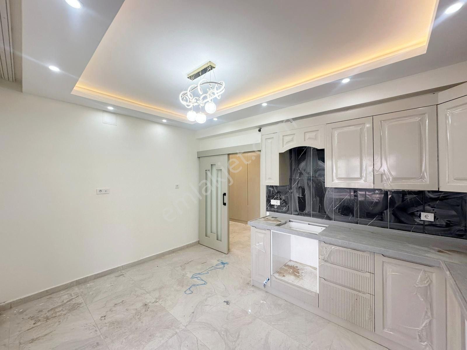 Belkız'da Dip Fiyata Sıfır! Az Katlı Çift Banyolu Ultralüx 2+1 - Görsel 2