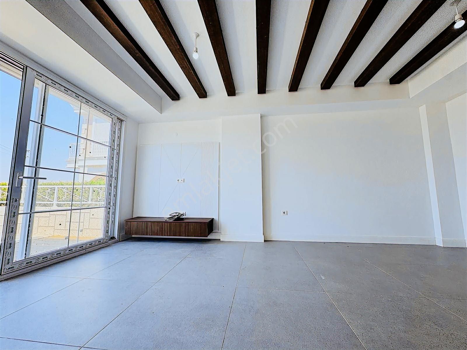 Kuşadası Davutlar'da Tek Müstakil Özel Havuzlu 4+1 Villa - Görsel 18