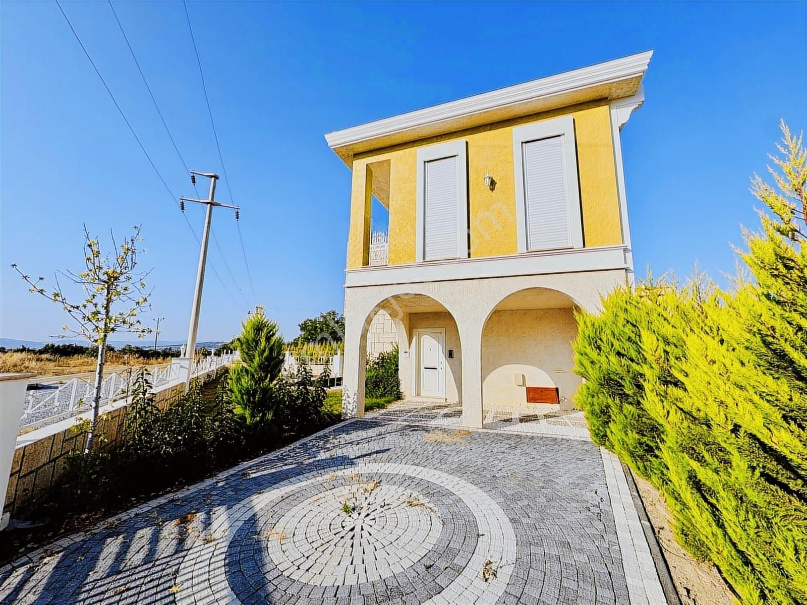 Kuşadası Davutlar'da Tek Müstakil Özel Havuzlu 4+1 Villa - Görsel 8