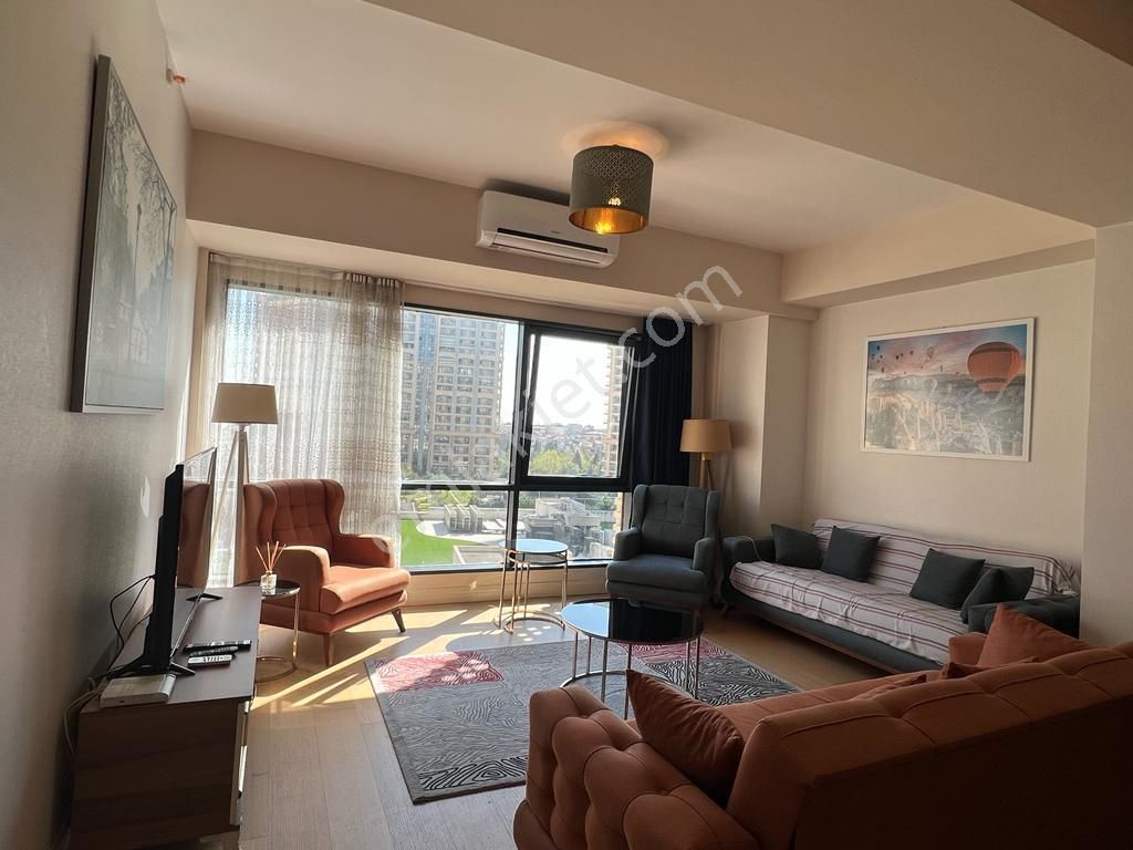 Kiptaş Venezia Mega'da Satılık 1+1 Boş Avm Mnz. Kare Salon Daire - Görsel 3