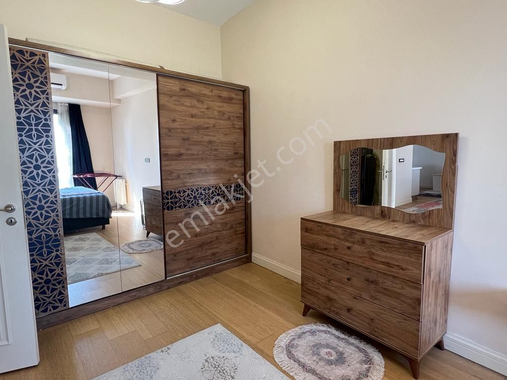 Kiptaş Venezia Mega'da Satılık 1+1 Boş Avm Mnz. Kare Salon Daire - Görsel 5