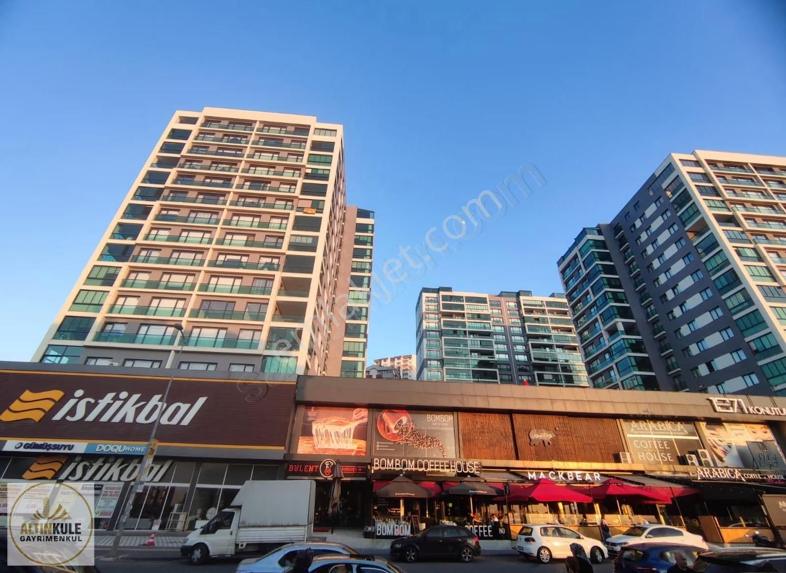 Altınkule'den 1071 Manzara Evlerinde Cadde Üstü 4+1 Lüks Daire