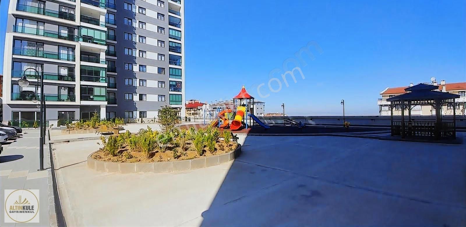 Altınkule'den 1071 Manzara Evlerinde Cadde Üstü 4+1 Lüks Daire - Görsel 16