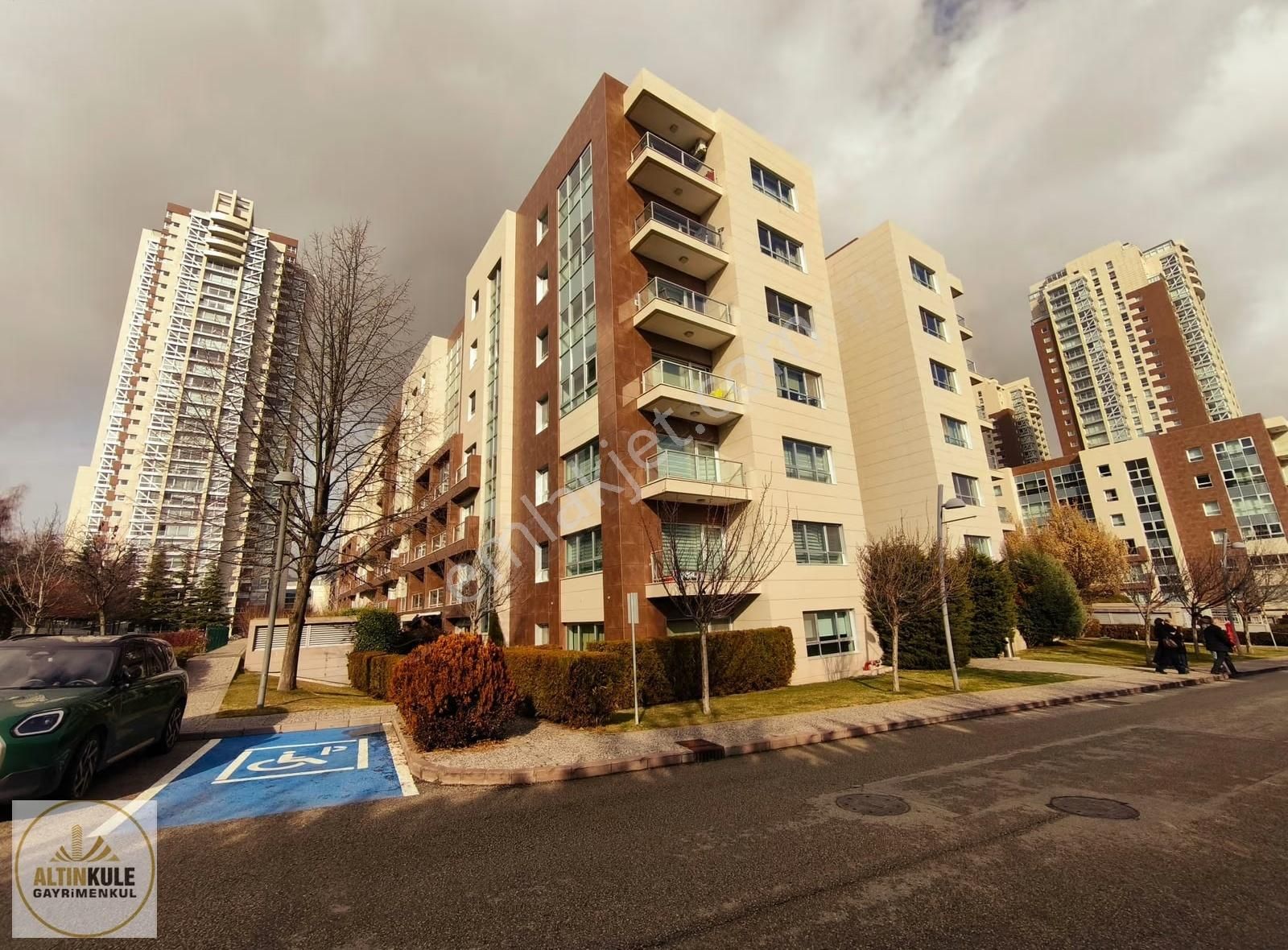 Exclusive 2+1 Large-type Apartment With Private Garden Use İn