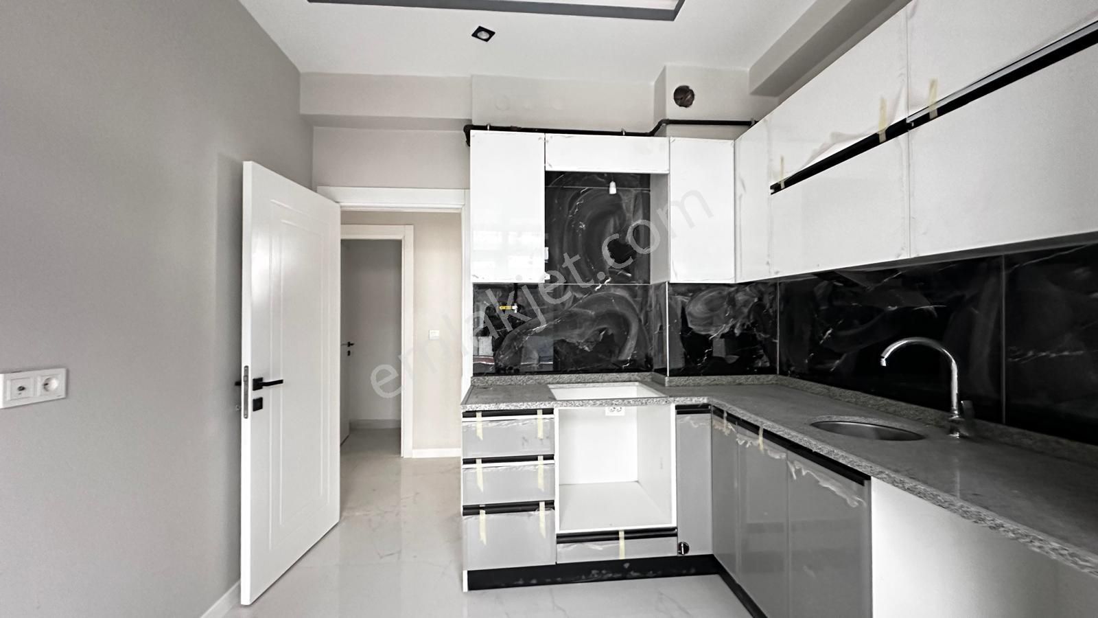 Recep Ümit'ten Çamlıca Tombakzade Yakını 2+1 Satılık Daire Ea18 - Görsel 4