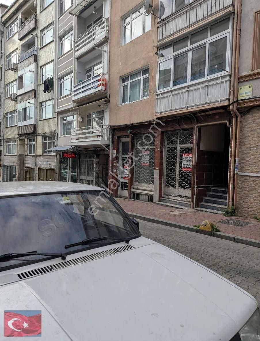 Kocamustafapaşa Alıpaşa Kurusebil Sk'ta Satılık Depolu Dükkan