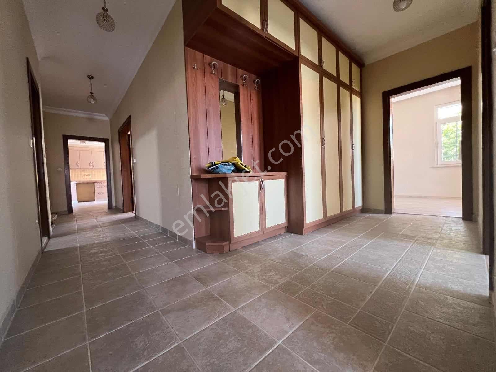 Çengelköy Doktorlar Sitesinde Muhteşem 4+2 Dublex Daire - Görsel 8