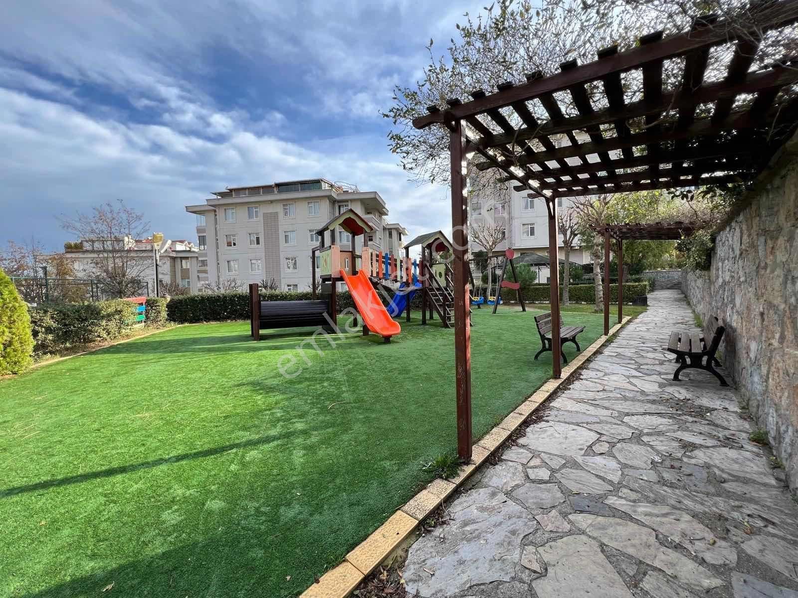 Çengelköy Doktorlar Sitesinde Muhteşem 4+2 Dublex Daire - Görsel 2