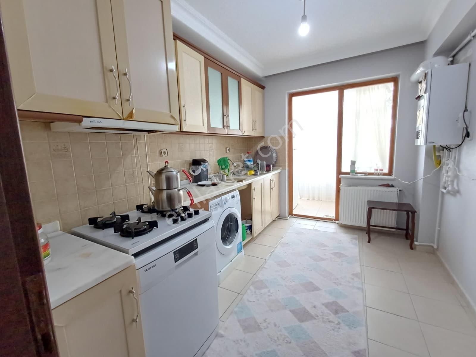 Yayla Mahallesi'nde Cadde Üzerinde 3+1 Daire! - Görsel 2