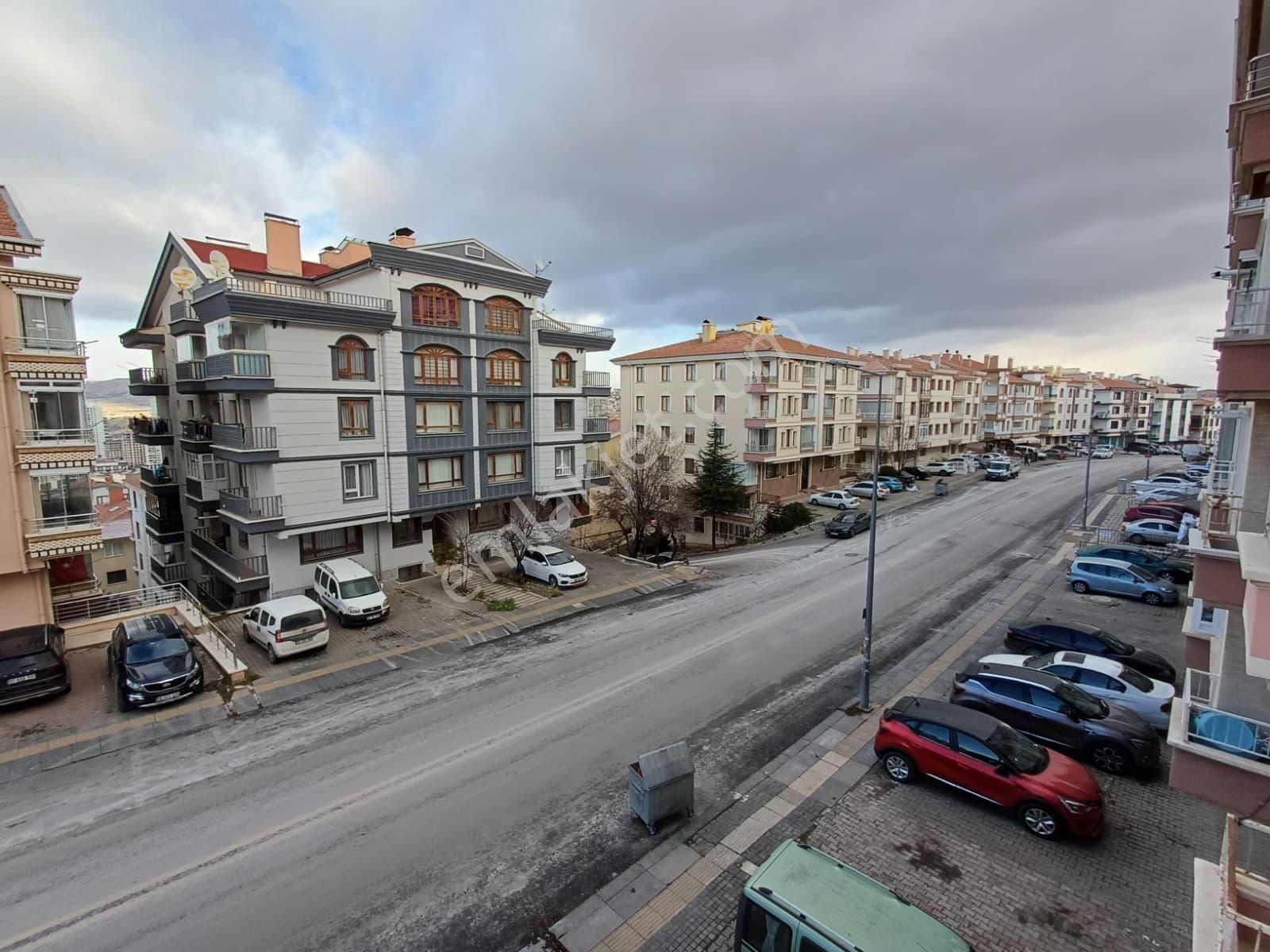 Yayla Mahallesi'nde Cadde Üzerinde 3+1 Daire! - Görsel 6