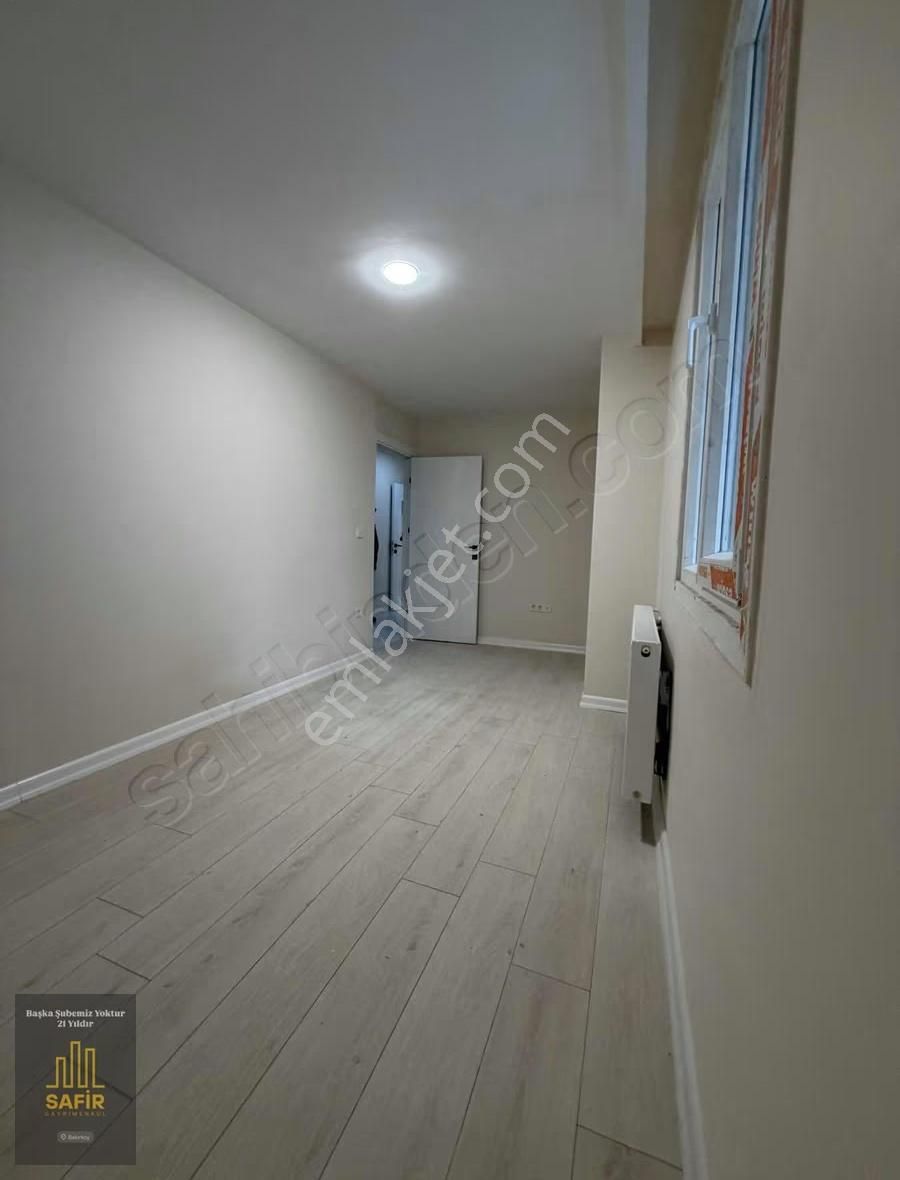 Bakırköy'de Otoparklı Bahçe Kullanımlı Giriş 2+1 Satılık Daire - Görsel 3