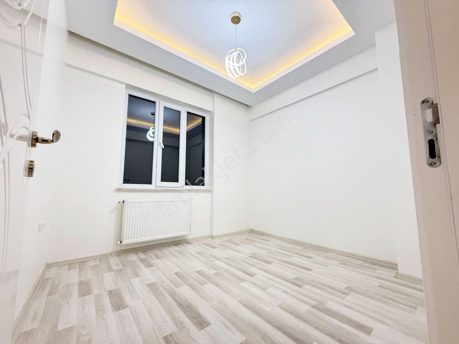 Yeni Karacaahmet'te Arakat Geniş Balkonlu Ebeveyn Banyolu 2+1 - Görsel 7