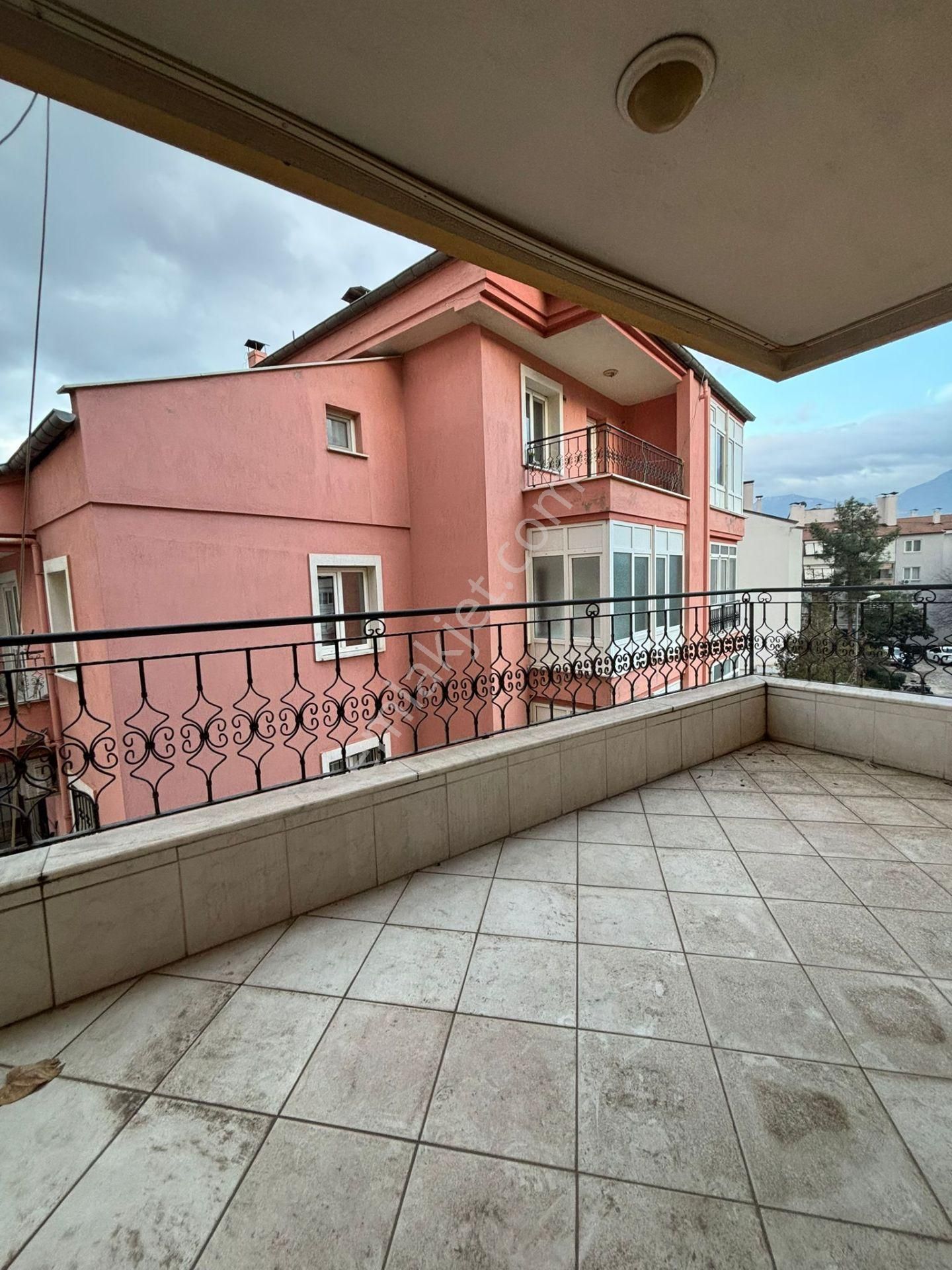 Kaan Emlak İncilipınar Şubesi'nde Kınıklı'da Lüks Ara Kat Daire - Görsel 4