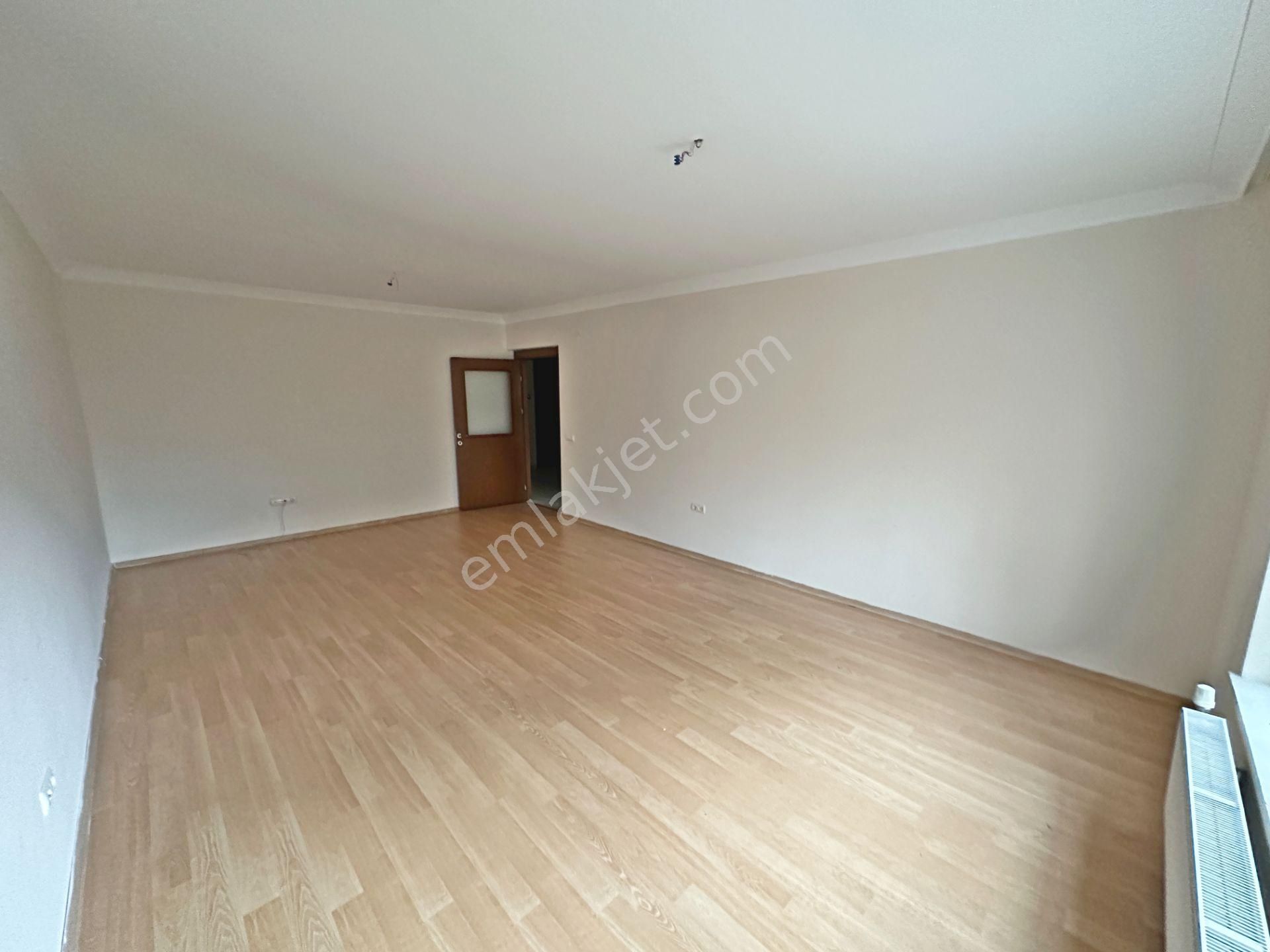 Güvenlikli Site İçi Çift Balkonlu Ebeveyn Banyolu 3+1 Kiralık - Görsel 12