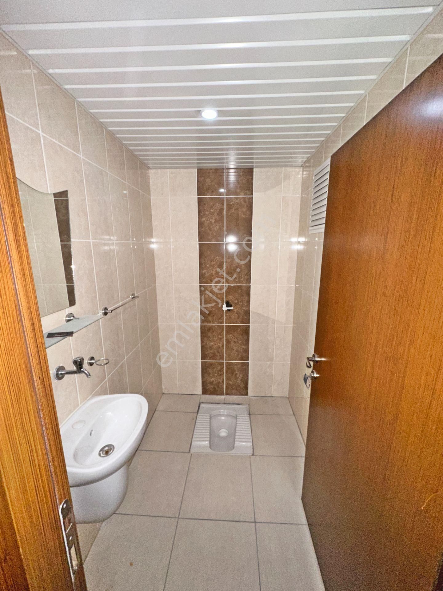 Güvenlikli Site İçi Çift Balkonlu Ebeveyn Banyolu 3+1 Kiralık - Görsel 17