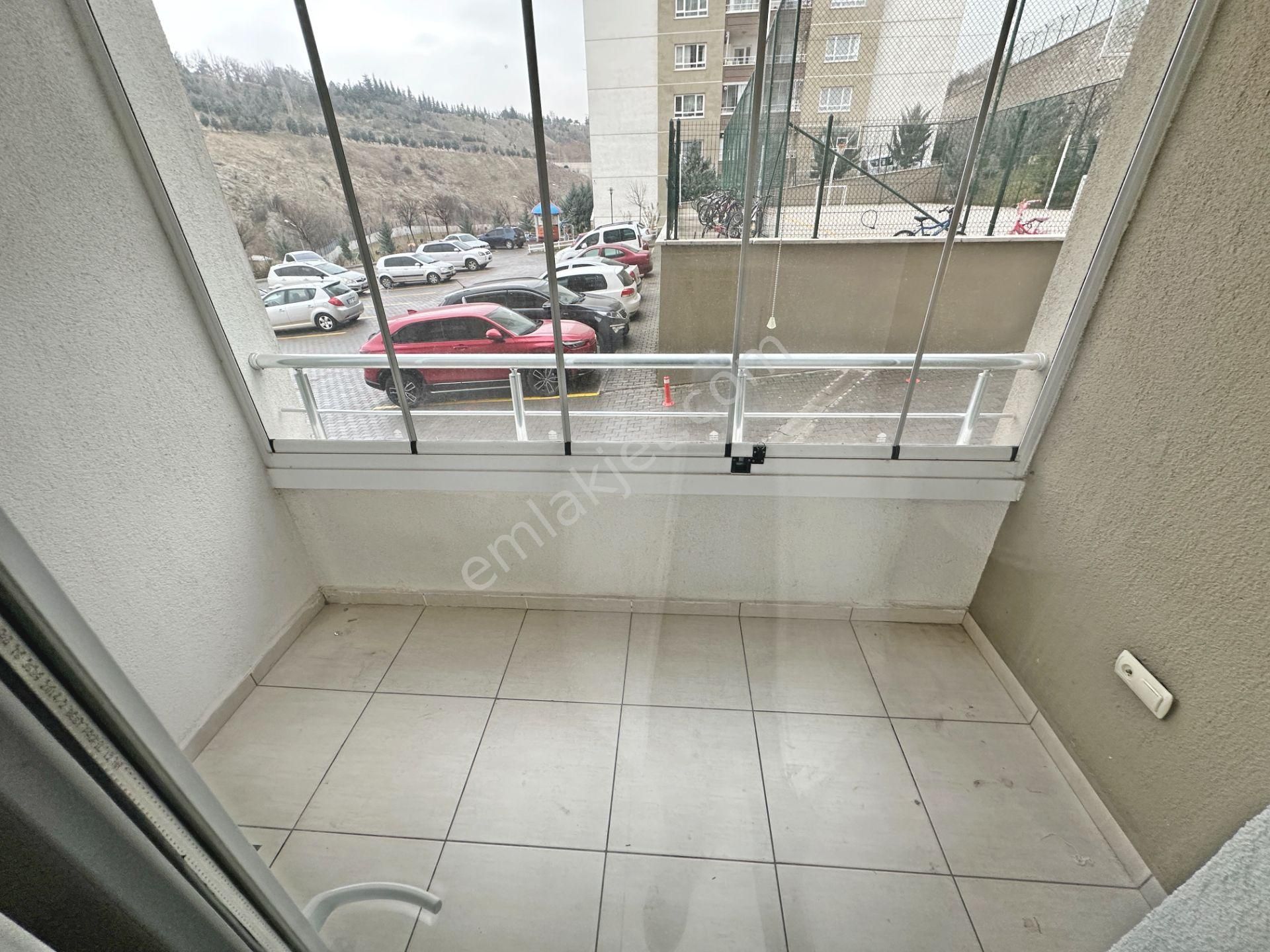 Güvenlikli Site İçi Çift Balkonlu Ebeveyn Banyolu 3+1 Kiralık - Görsel 6