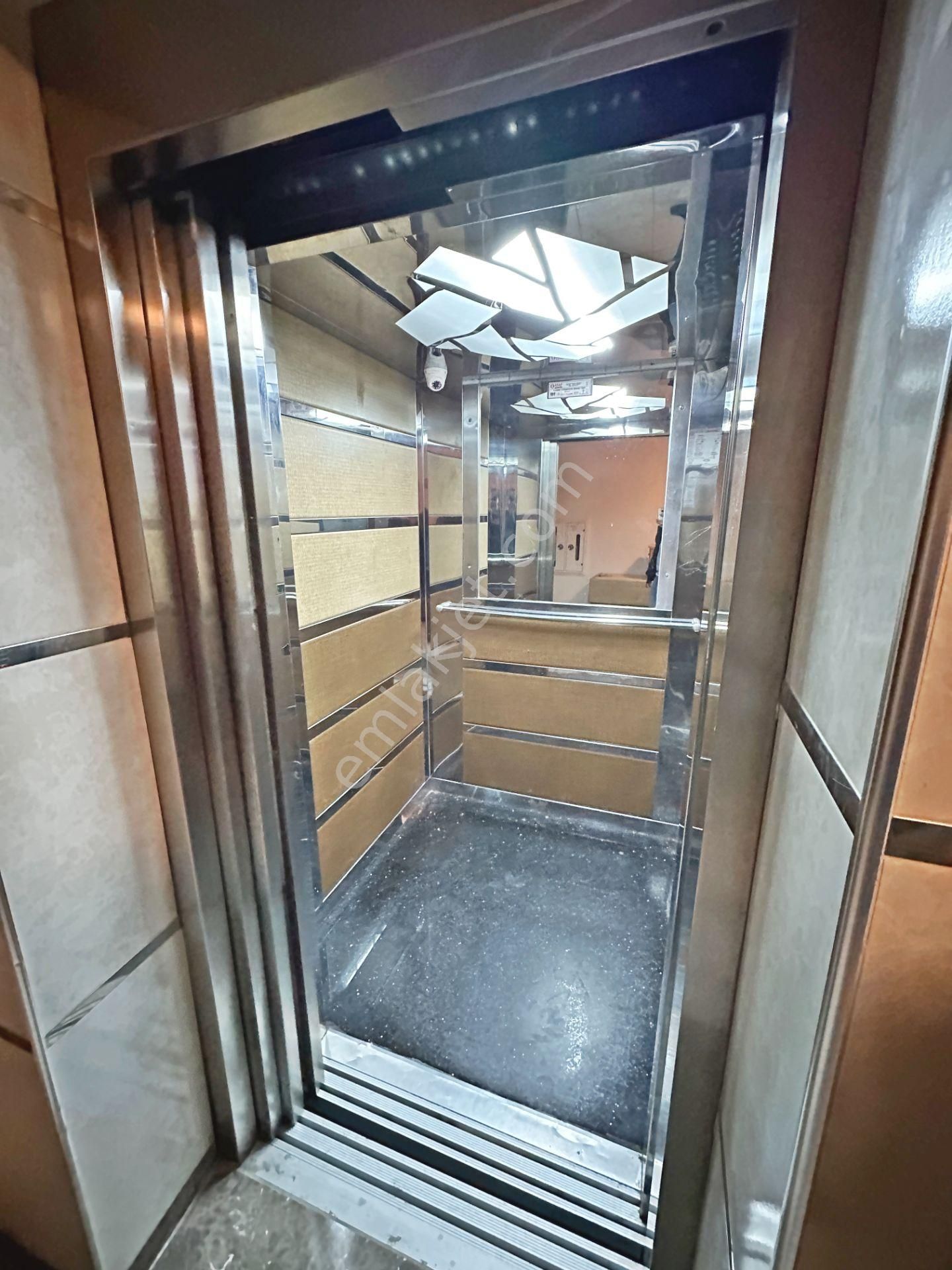 Güvenlikli Site İçi Çift Balkonlu Ebeveyn Banyolu 3+1 Kiralık - Görsel 33