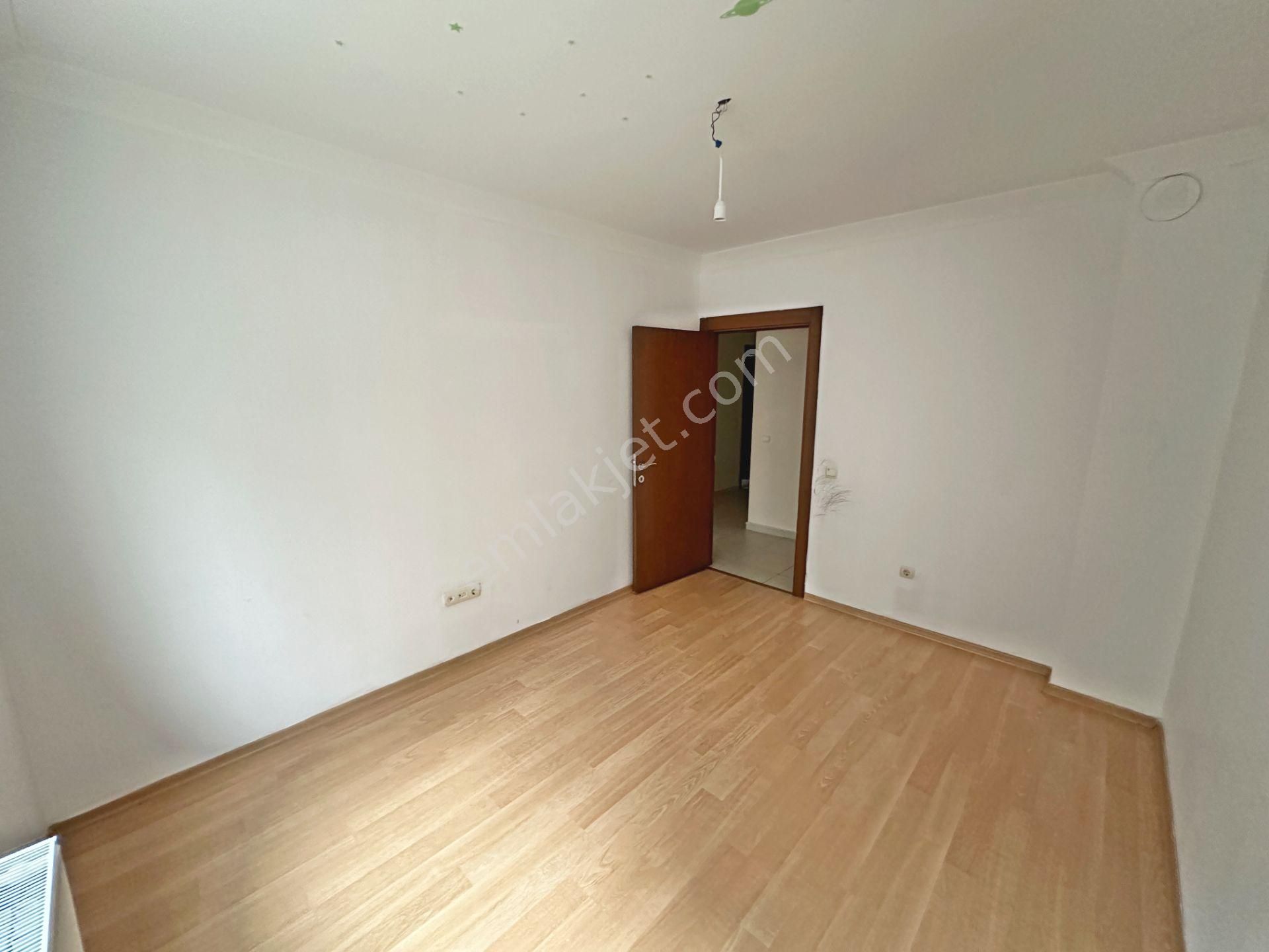 Güvenlikli Site İçi Çift Balkonlu Ebeveyn Banyolu 3+1 Kiralık - Görsel 28