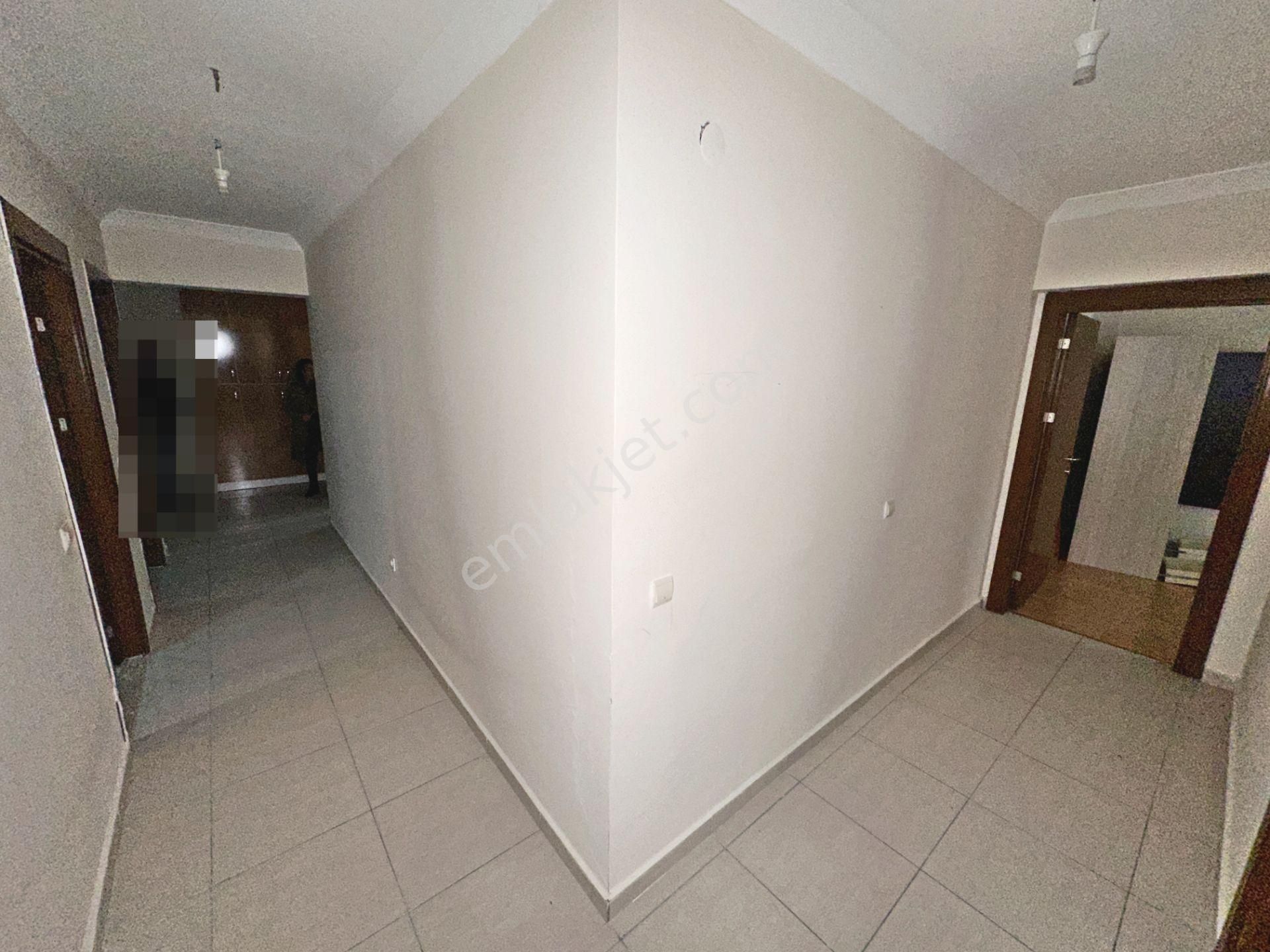 Güvenlikli Site İçi Çift Balkonlu Ebeveyn Banyolu 3+1 Kiralık - Görsel 20