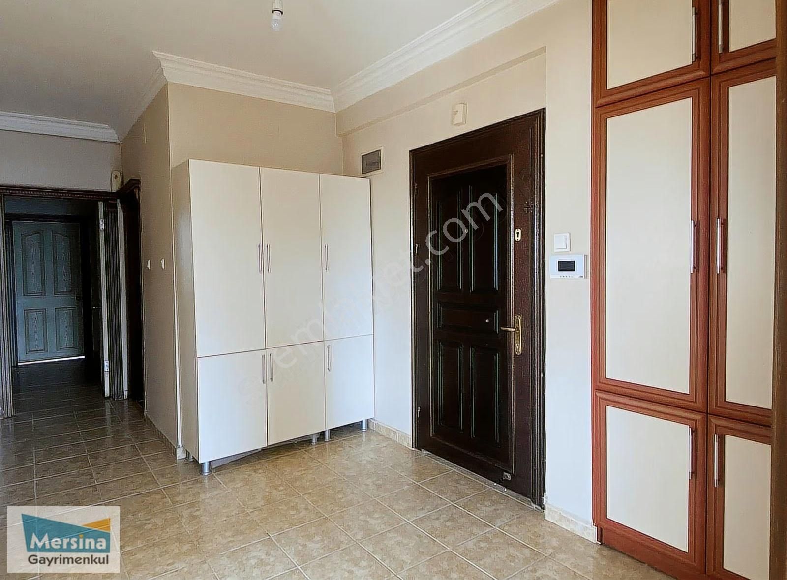 Mersina'dan Sayapark Civarında Deniz Manzaralı Kiralık Daire - Görsel 8