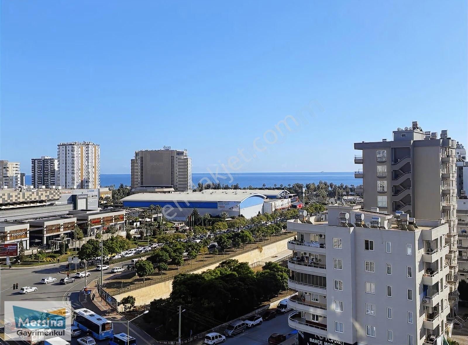 Mersina'dan Sayapark Civarında Deniz Manzaralı Kiralık Daire