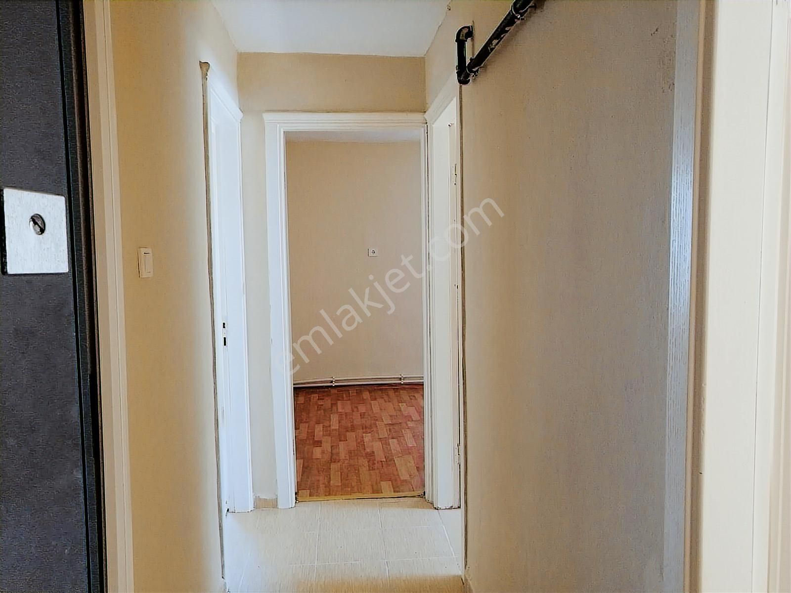 Buca Cumhuriyet Mah De 2+1 Doğalgazlı Giriş Kat Kiralık Daire - Görsel 14