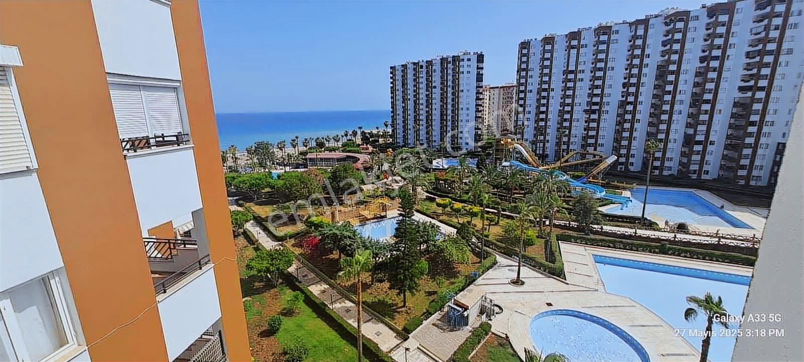 Liparis 3 Sitesinde Havuz Deniz Manzaralı Satılık 2+1 Yazlık