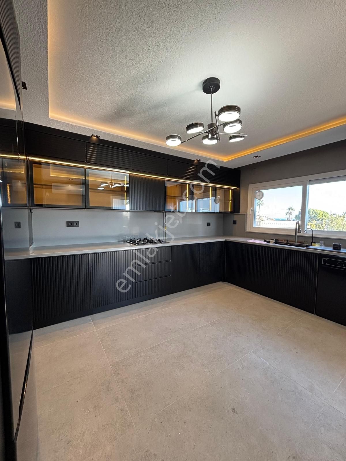Adonis'te 280 M2 İçi Full Yenilenmiş Satılık Lüks Daire. - Görsel 32