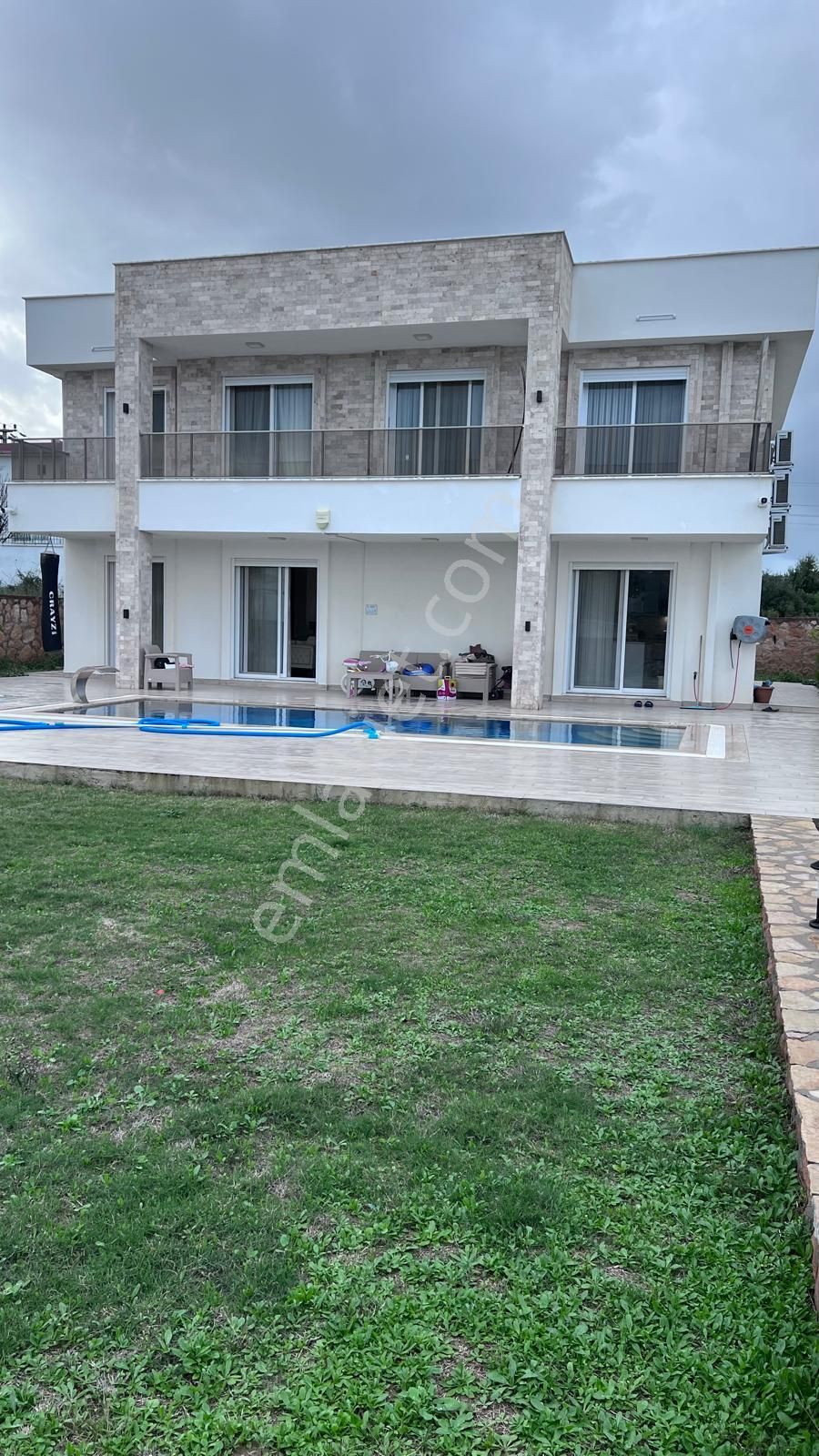 Didim Yeşiltepe'de Emsalinin Çok Altında 700mt Arsa İçinde Satılık 4+1 Lüks Villa