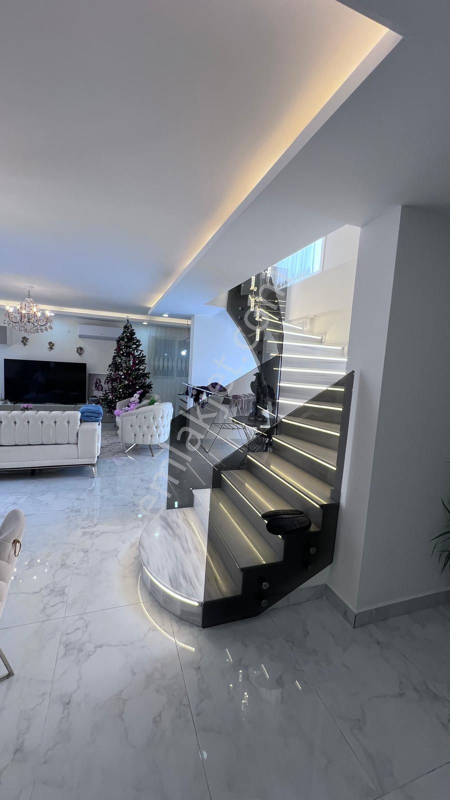 Didim Yeşiltepe'de Emsalinin Çok Altında 700mt Arsa İçinde Satılık 4+1 Lüks Villa - Görsel 18