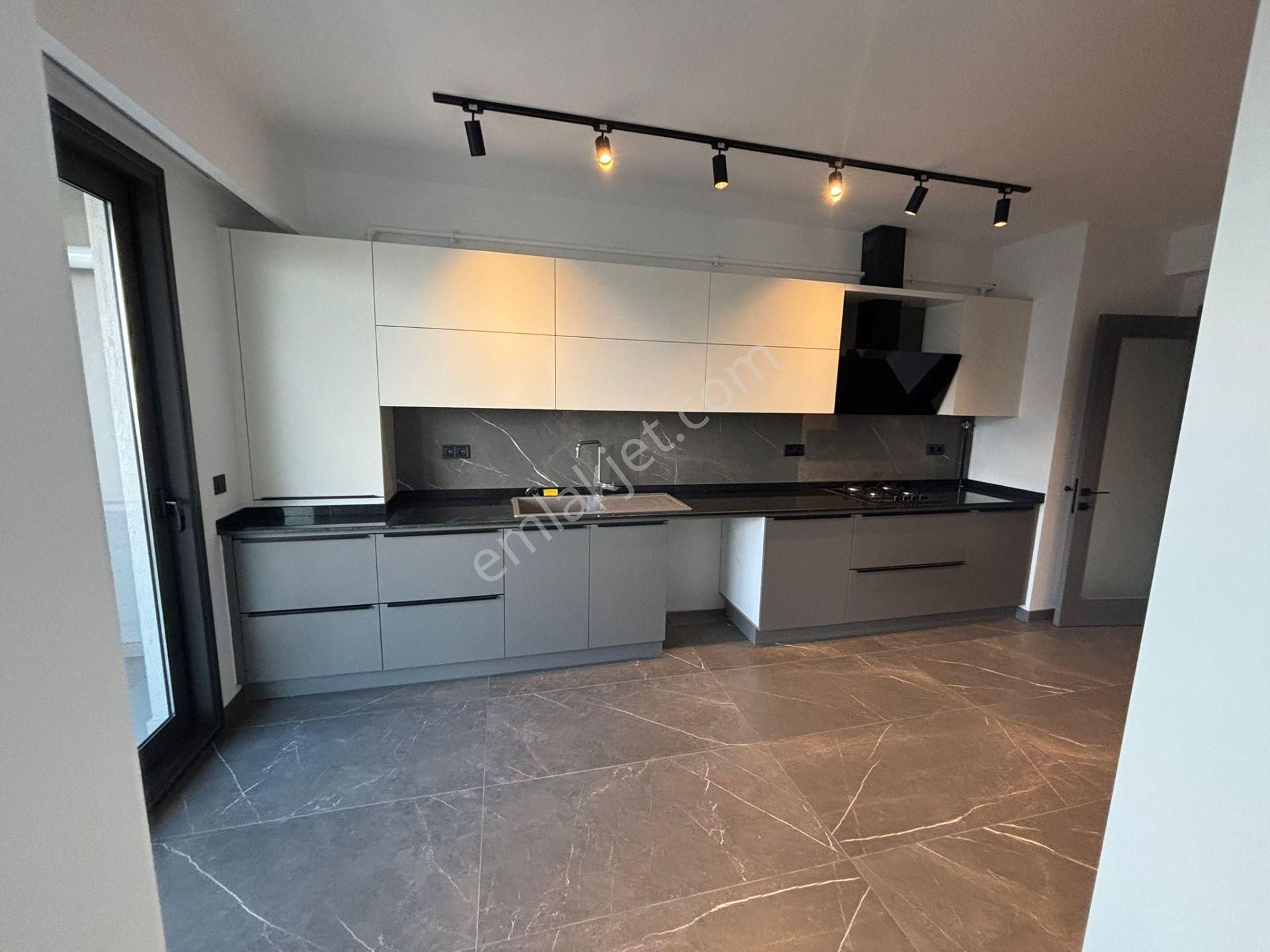 Şemikler Mahallesi'nde Muhteşem Lüks Ara Kat Bir Daire Daha - Görsel 34