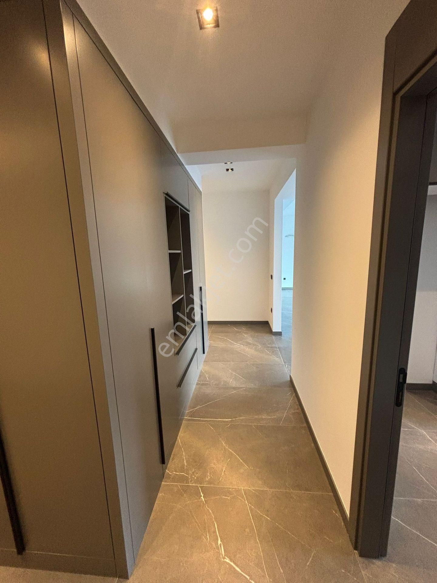 Şemikler Mahallesi'nde Muhteşem Lüks Ara Kat Bir Daire Daha - Görsel 3