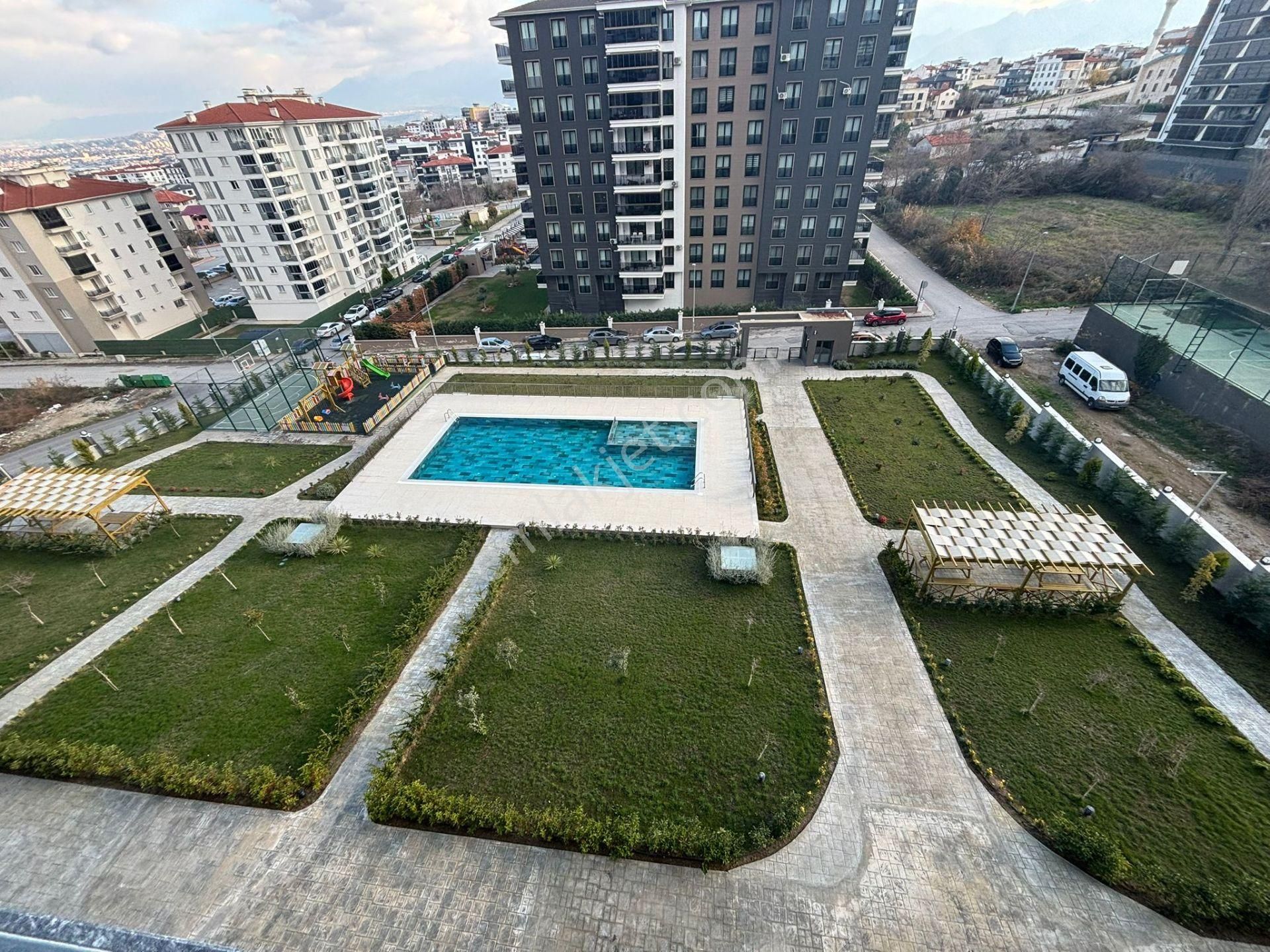 Şemikler Mahallesi'nde Muhteşem Lüks Ara Kat Bir Daire Daha