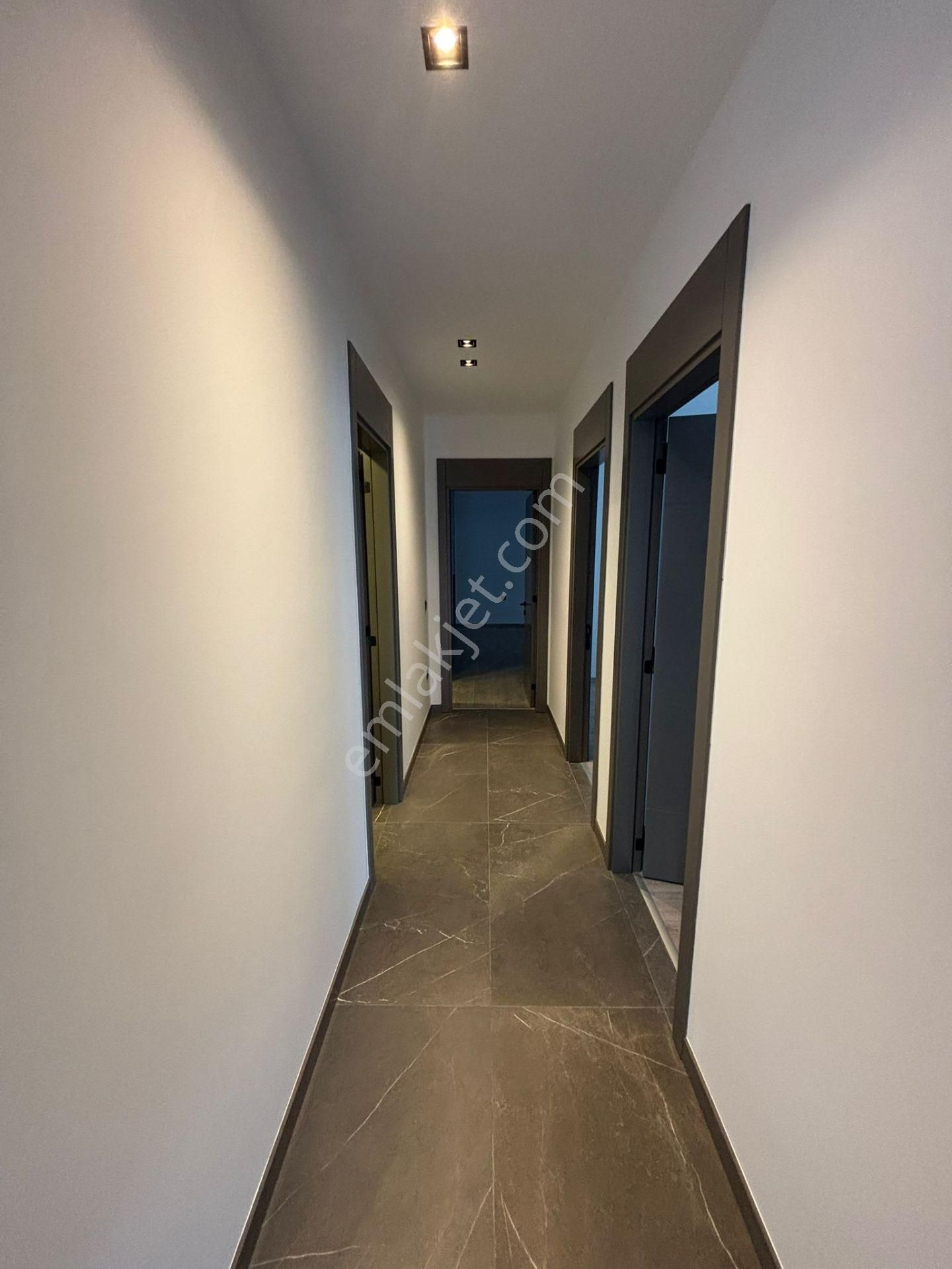 Şemikler Mahallesi'nde Muhteşem Lüks Ara Kat Bir Daire Daha - Görsel 2