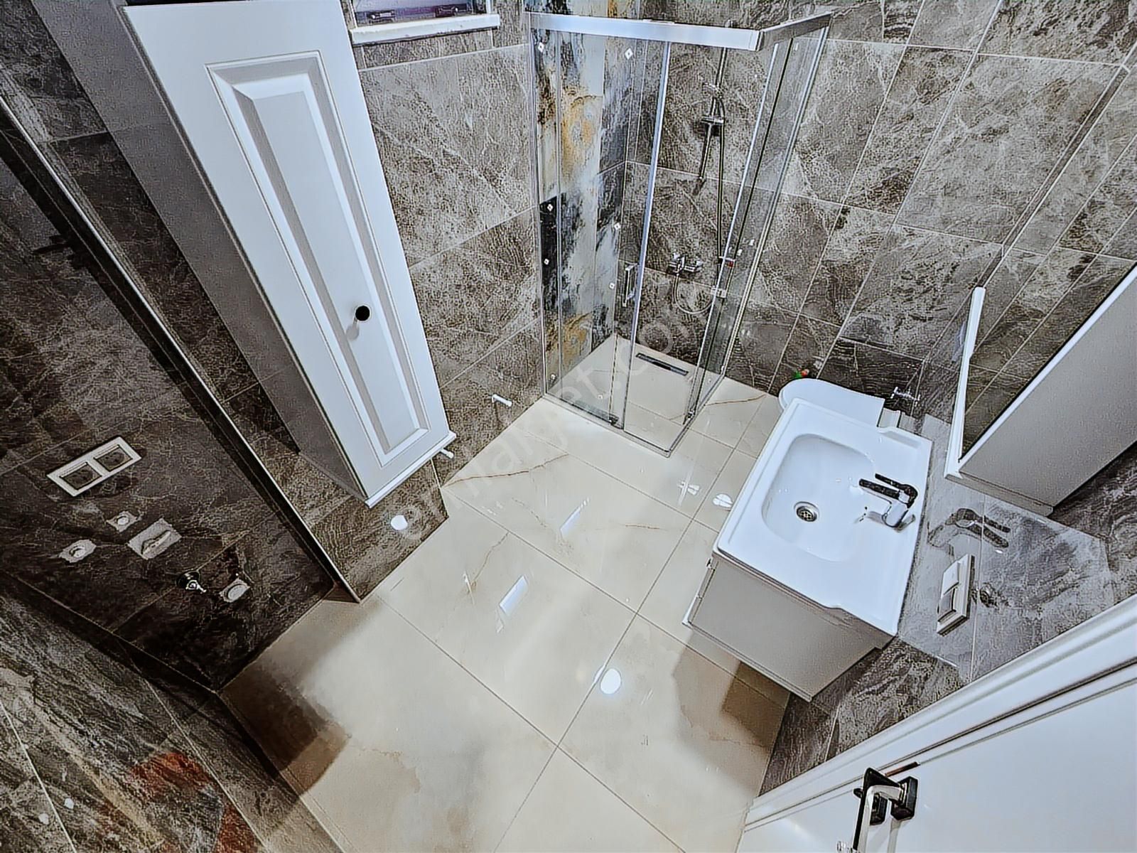 Eu Gayrimenkulden Denize Yakın 4+1 Teraslı Villa - Görsel 16