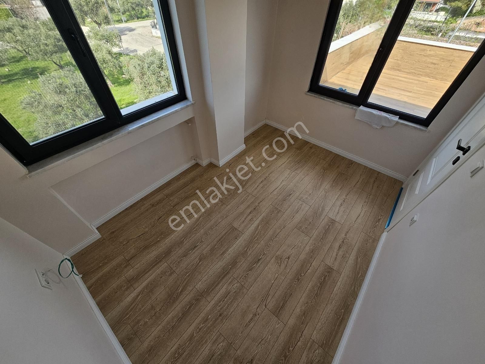 Eu Gayrimenkulden Denize Yakın 4+1 Teraslı Villa - Görsel 32